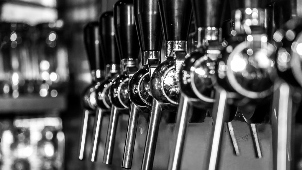 The taps of draft beer by Leonardo Jordão on 500px.com