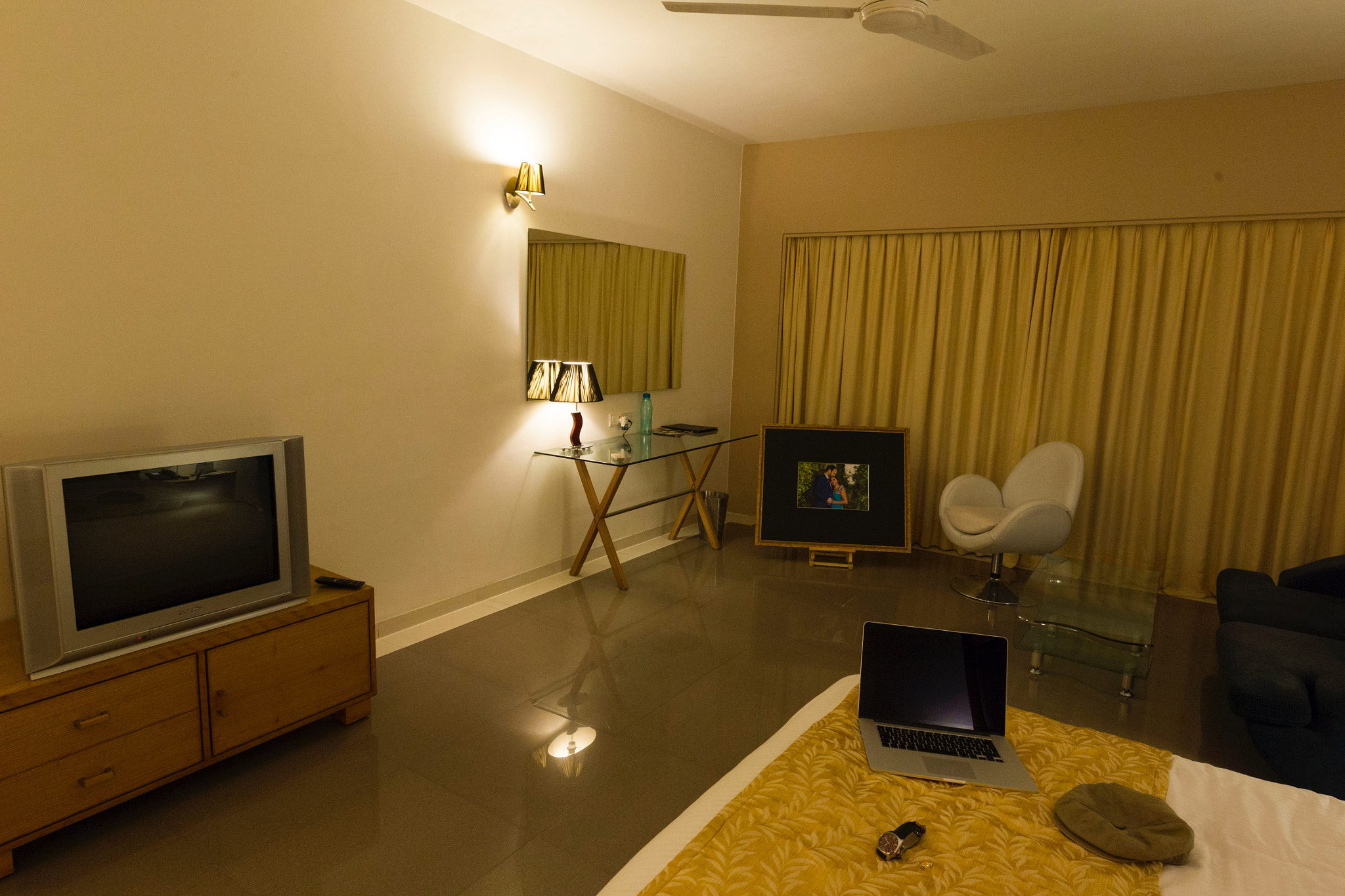 Canon EOS-1D Mark IV sample photo. Interior photography of a hotel room in rajkot, india photography