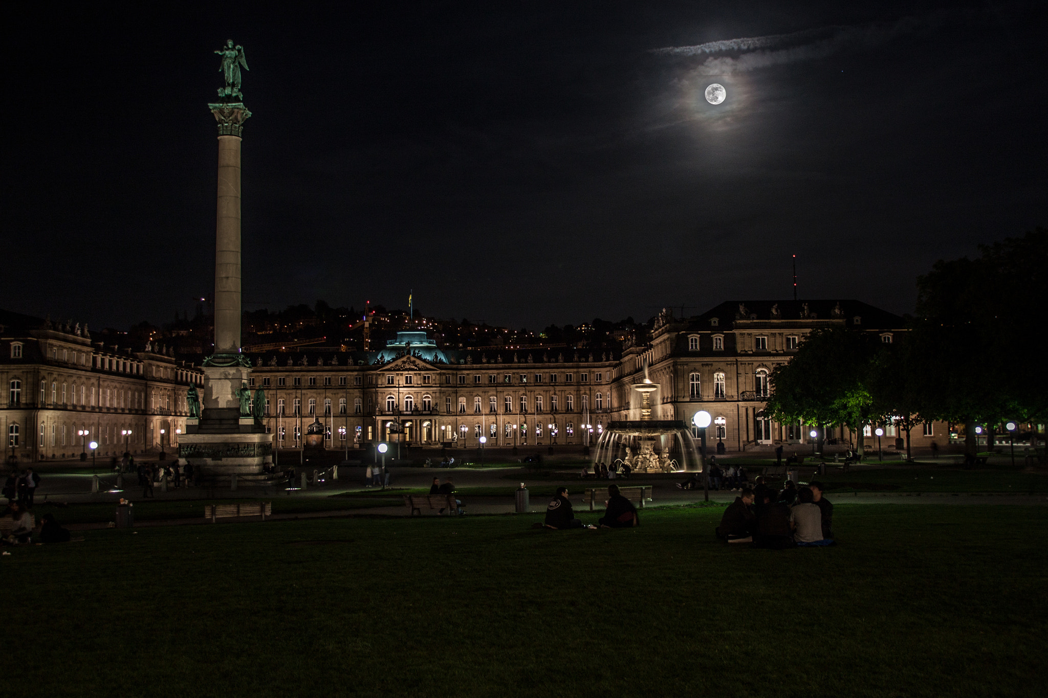 Sigma 18-250mm F3.5-6.3 DC OS HSM sample photo. Schlossplatz photography