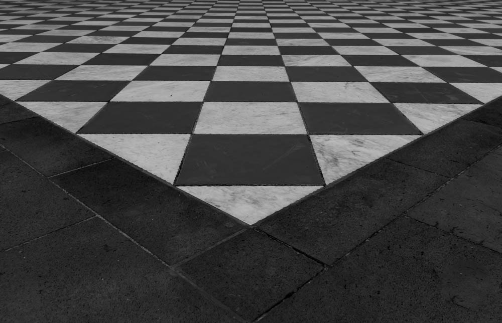 Canon EOS 700D (EOS Rebel T5i / EOS Kiss X7i) + Sigma 18-35mm f/1.8 DC HSM sample photo. Bw floor photography