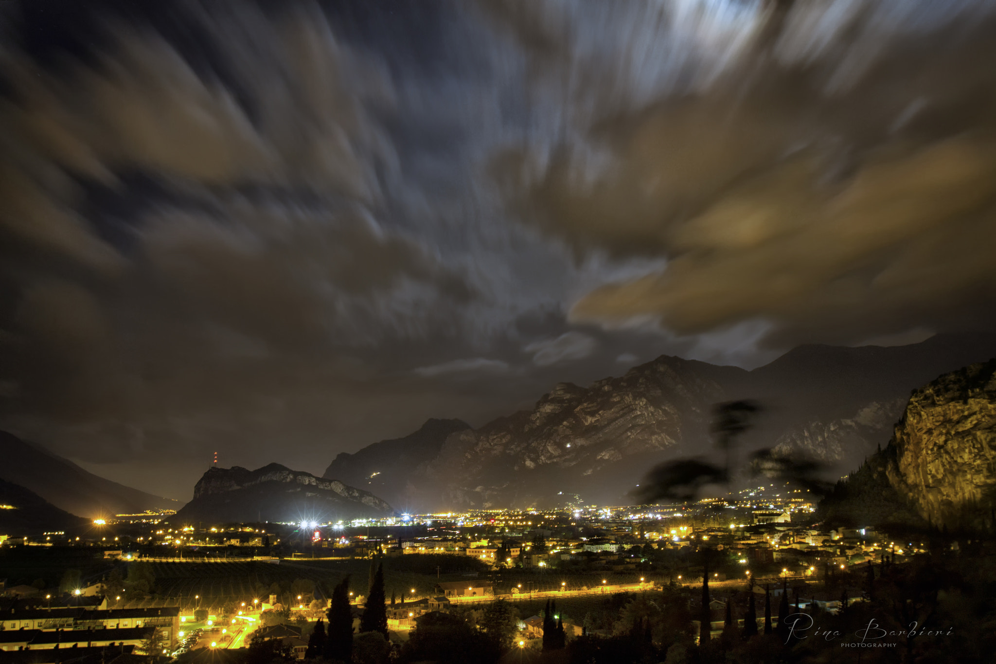 Canon EF 16-35mm F2.8L II USM sample photo. Spring night photography