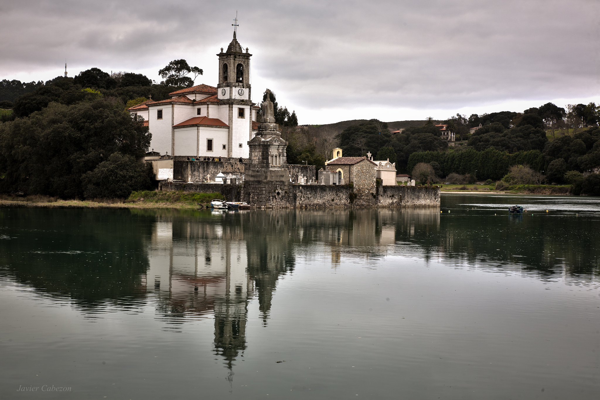 Canon 24.0-70.0 mm sample photo. Cementerio de niembro, asturias photography