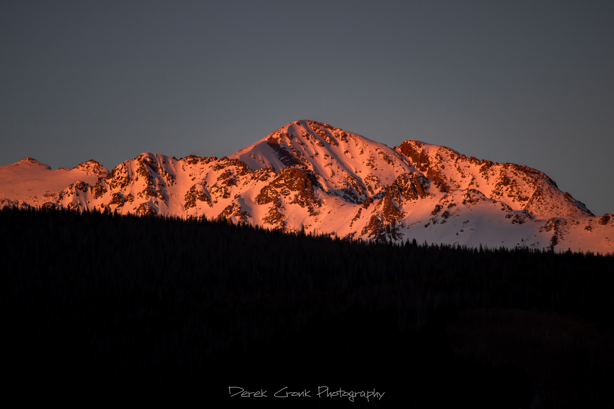Canon EOS 750D (EOS Rebel T6i / EOS Kiss X8i) + Canon EF 70-200mm F4L USM sample photo. Colorado alpenglow photography