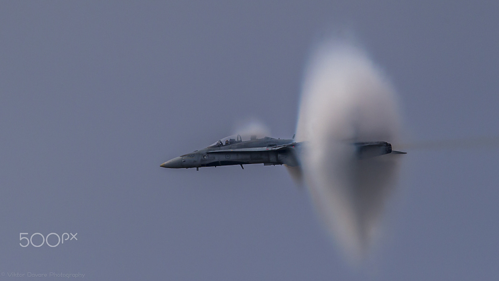 Canon EF 400mm F2.8L IS II USM sample photo. Going at a good clip photography