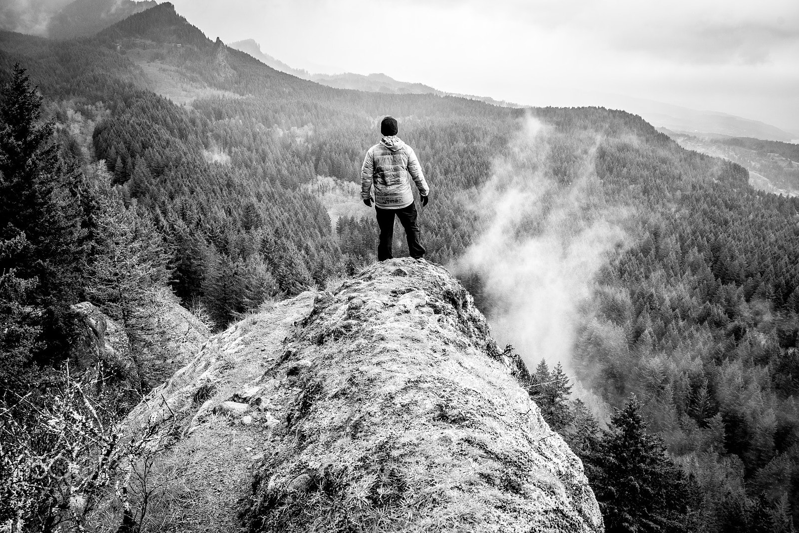 24-105mm F4 G SSM OSS sample photo. Misty overlook photography