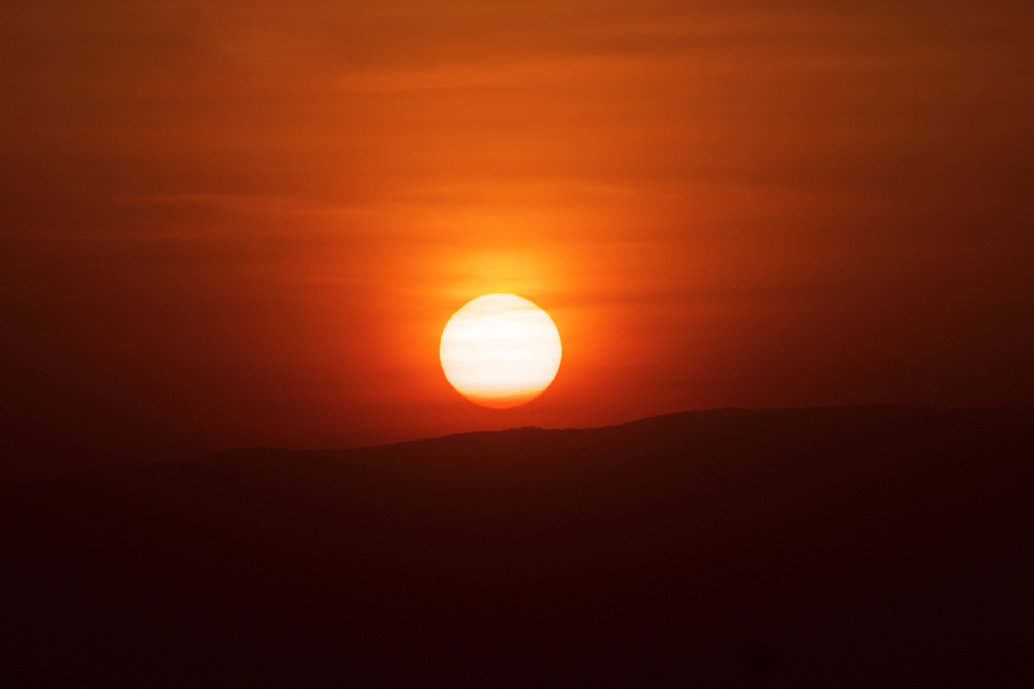 Sony DT 55-300mm F4.5-5.6 SAM sample photo. The sun is waking up. photography