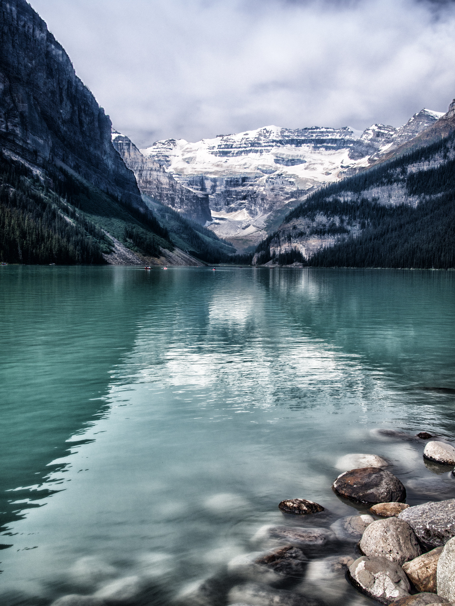 Olympus PEN E-PM2 sample photo. Lake louise photography