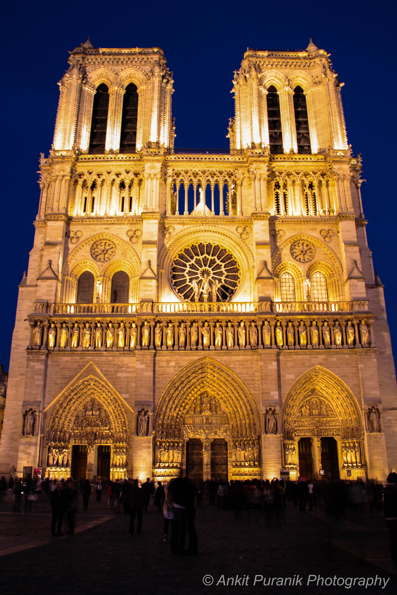 Sigma 18-250mm F3.5-6.3 DC OS HSM sample photo. Notre dame de paris photography
