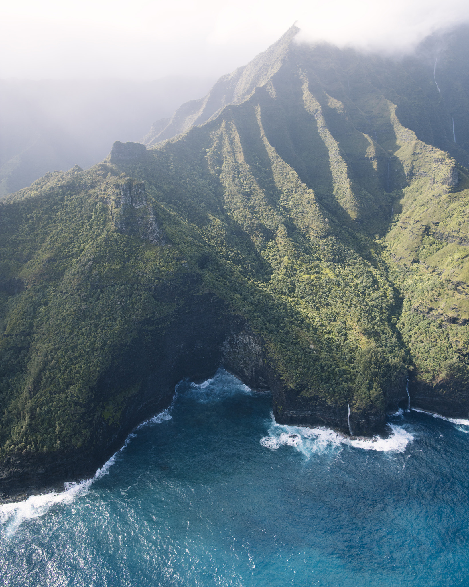 Canon EOS 5DS + Canon EF 24mm F1.4L II USM sample photo. Nā pali coast photography