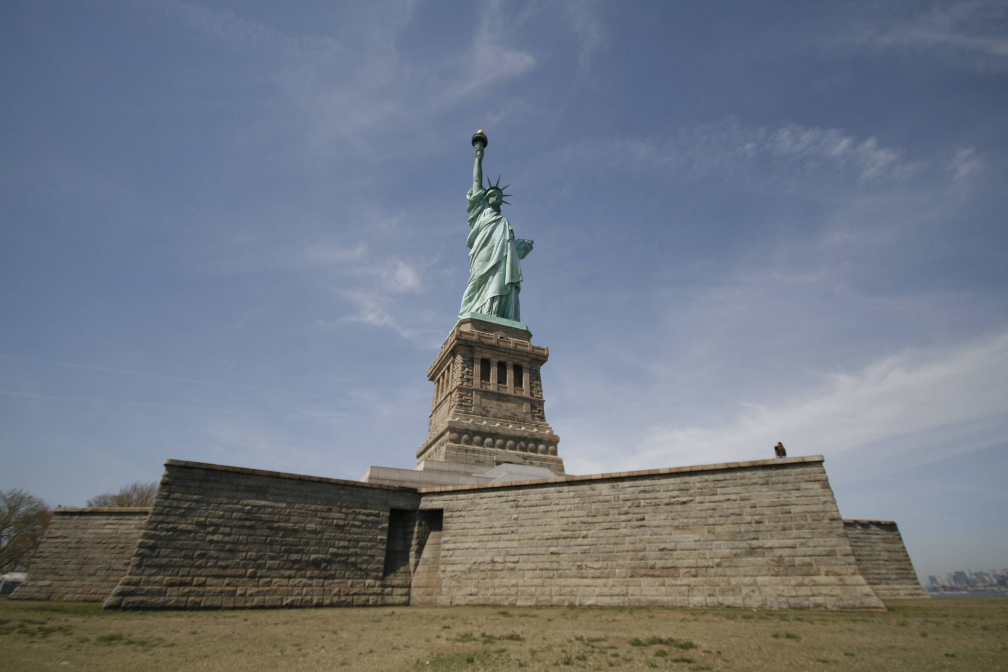 Canon EOS 400D (EOS Digital Rebel XTi / EOS Kiss Digital X) sample photo. Statue of liberty photography