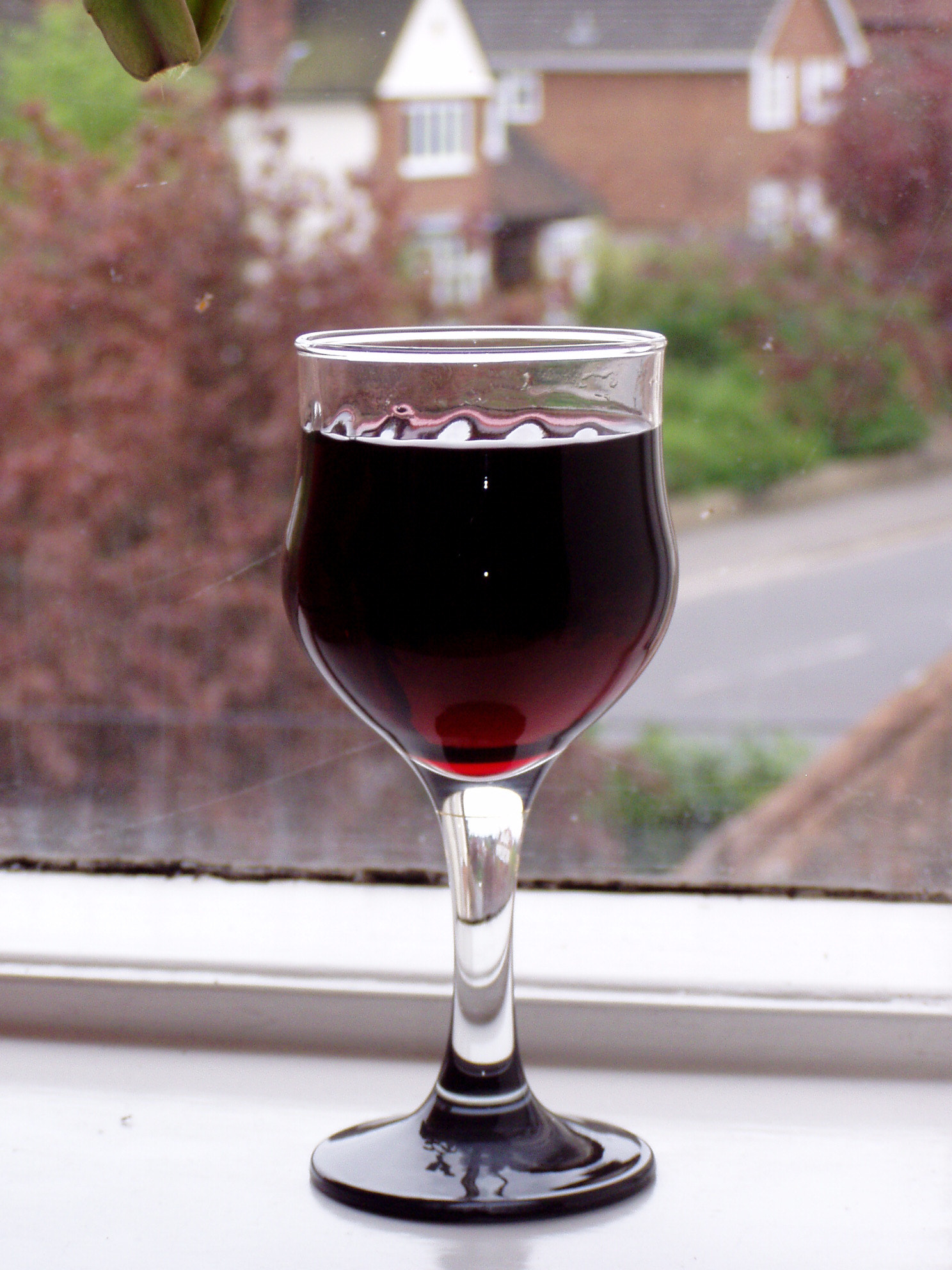 Olympus C720UZ sample photo. The red wine photography