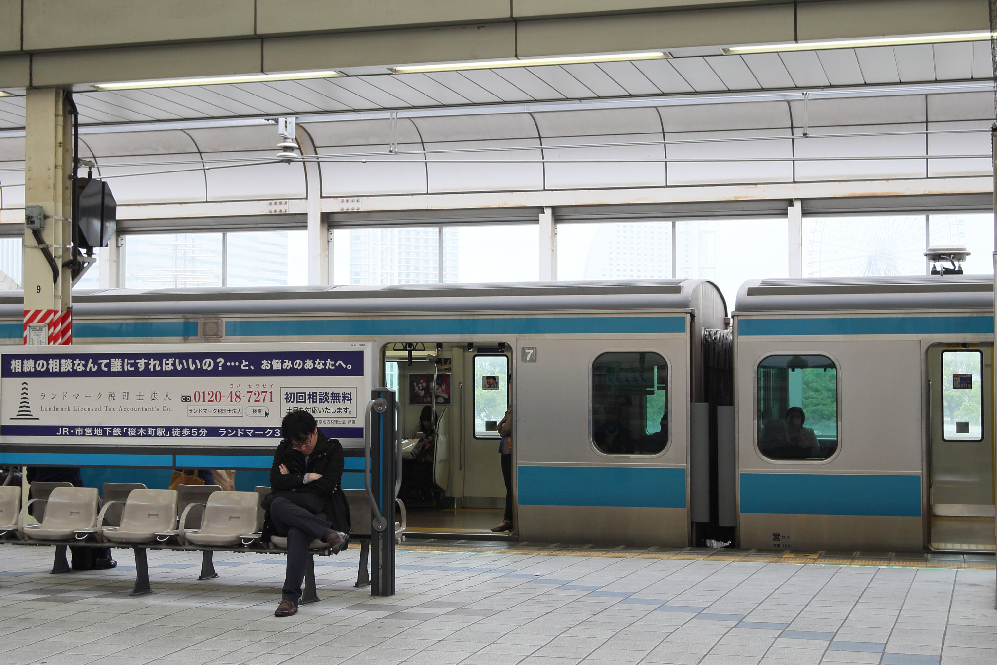 Canon EF 28-80mm f/3.5-5.6 USM sample photo. Waiting photography