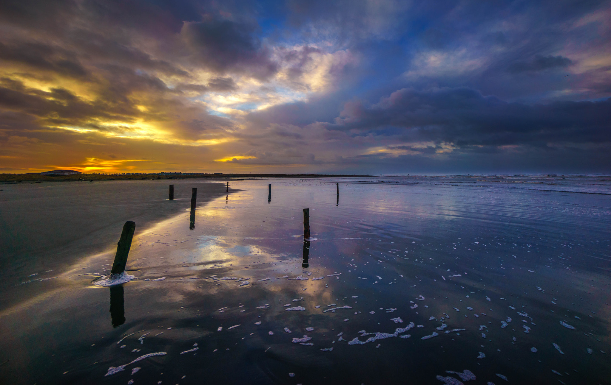 Sony a7R + Sony E 10-18mm F4 OSS sample photo. Sunrise over the beach photography