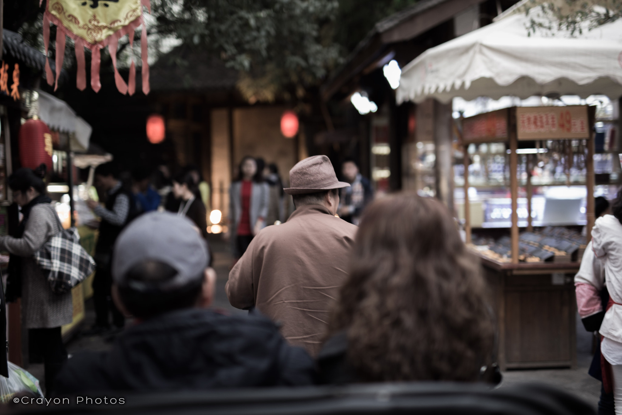 Canon EOS 6D + ZEISS Milvus 50mm F1.4 sample photo. 匆忙 photography
