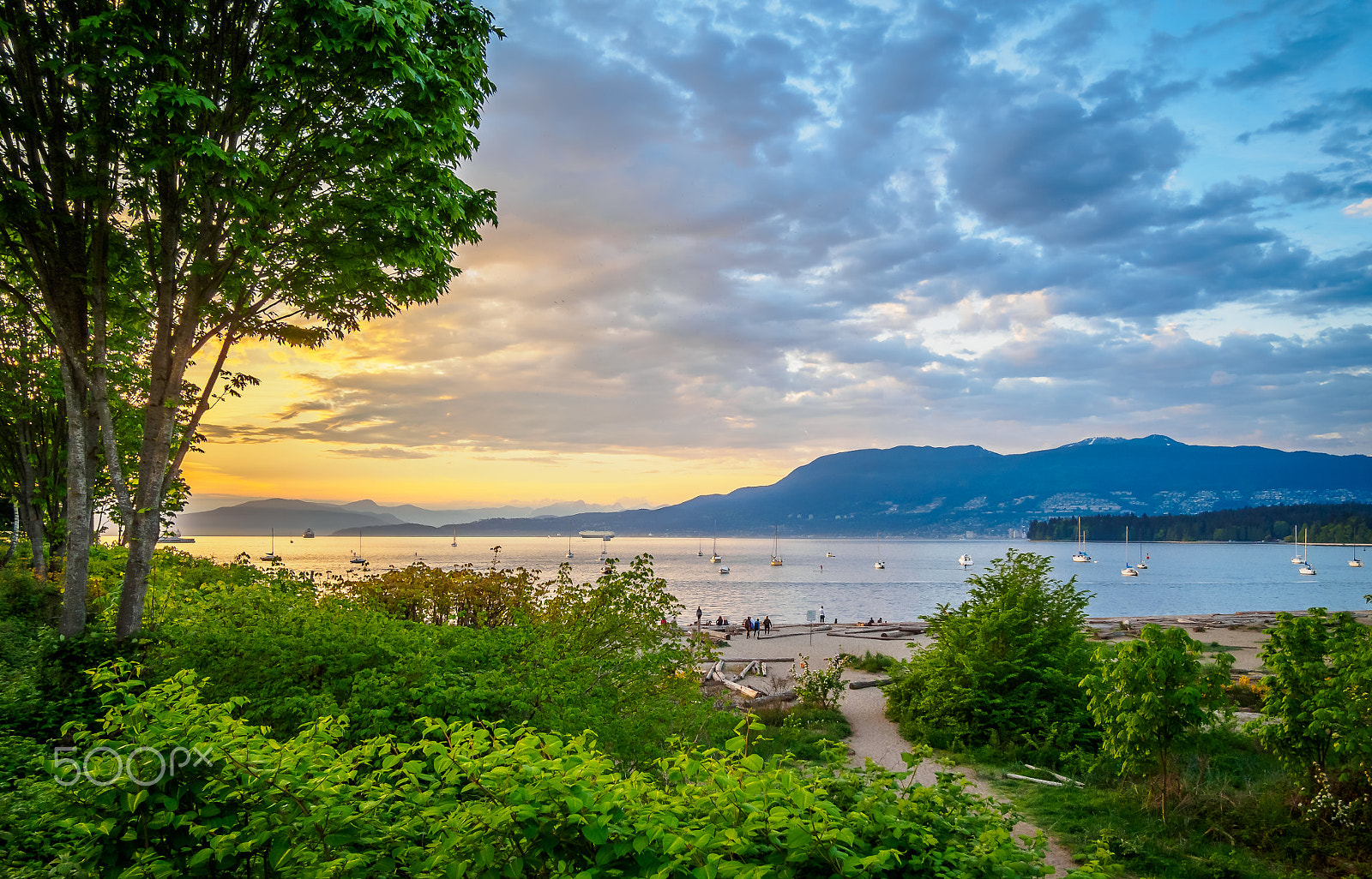 Olympus OM-D E-M10 sample photo. Water and mountains photography