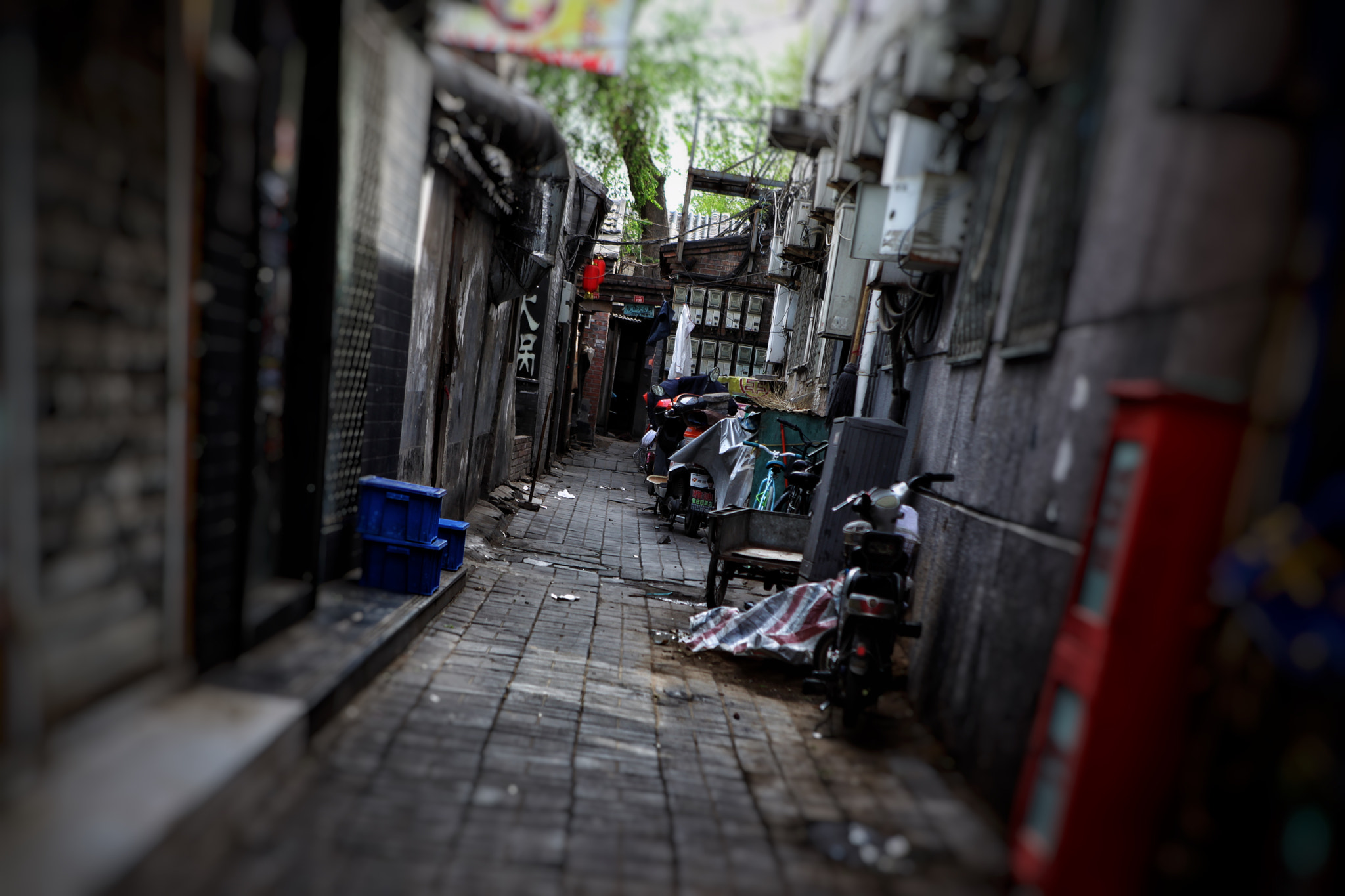 Canon EF 24-70mm F2.8L USM sample photo. Beijing hutong photography