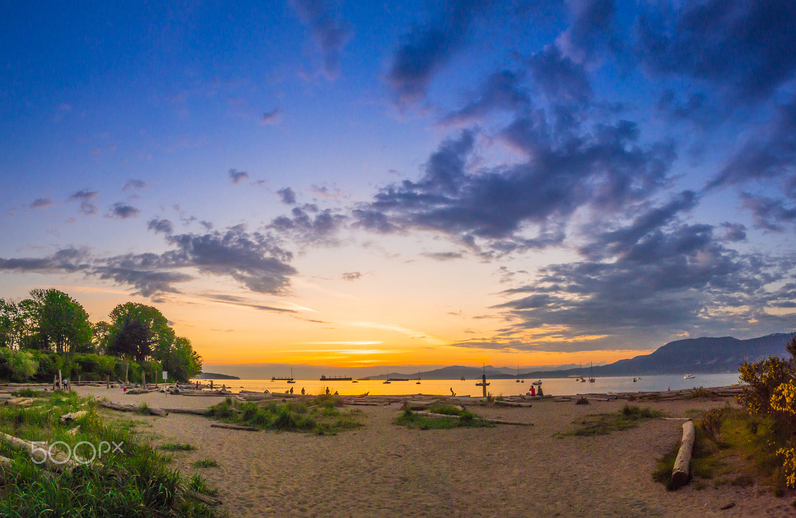 Olympus OM-D E-M10 sample photo. Sunset light show! photography