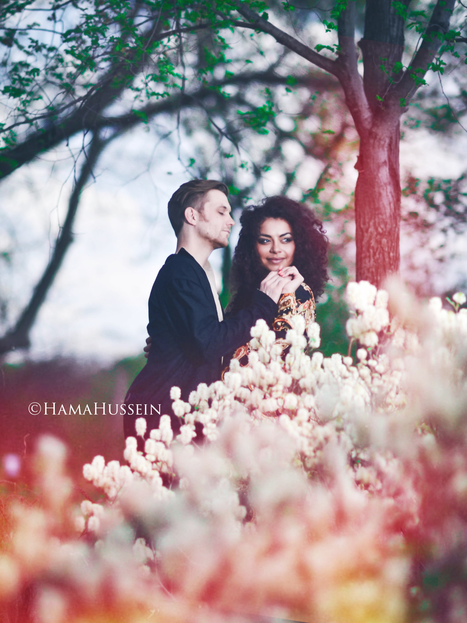 Nikon D7000 + Nikon AF-S Nikkor 85mm F1.4G sample photo. Classic love photography