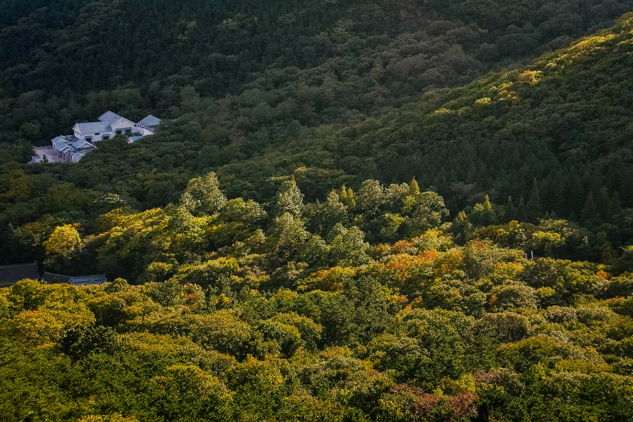 Canon EOS 40D sample photo. Mountain house photography