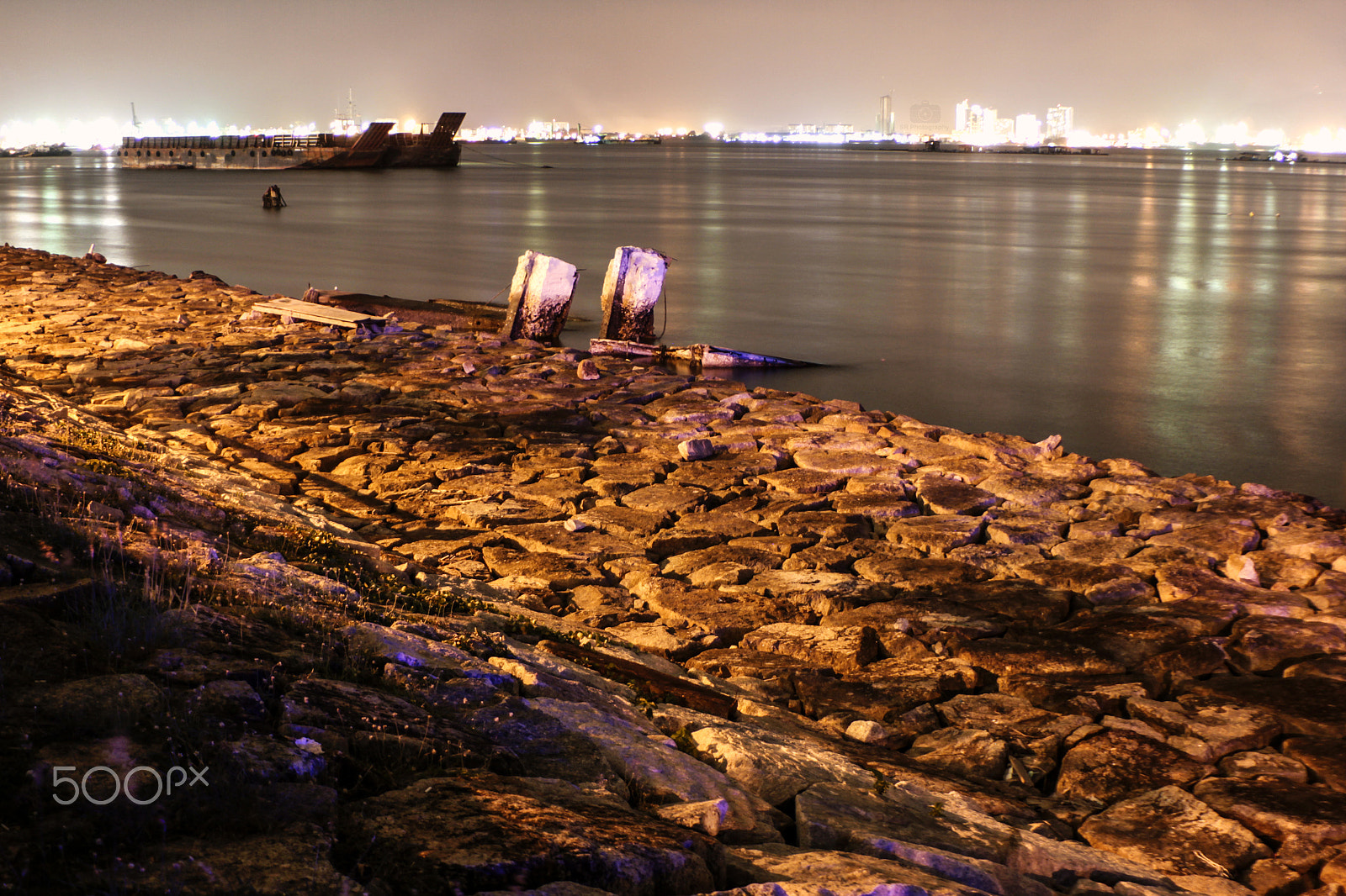 Canon EF 28-80mm f/3.5-5.6 USM IV sample photo. Rusted shore photography