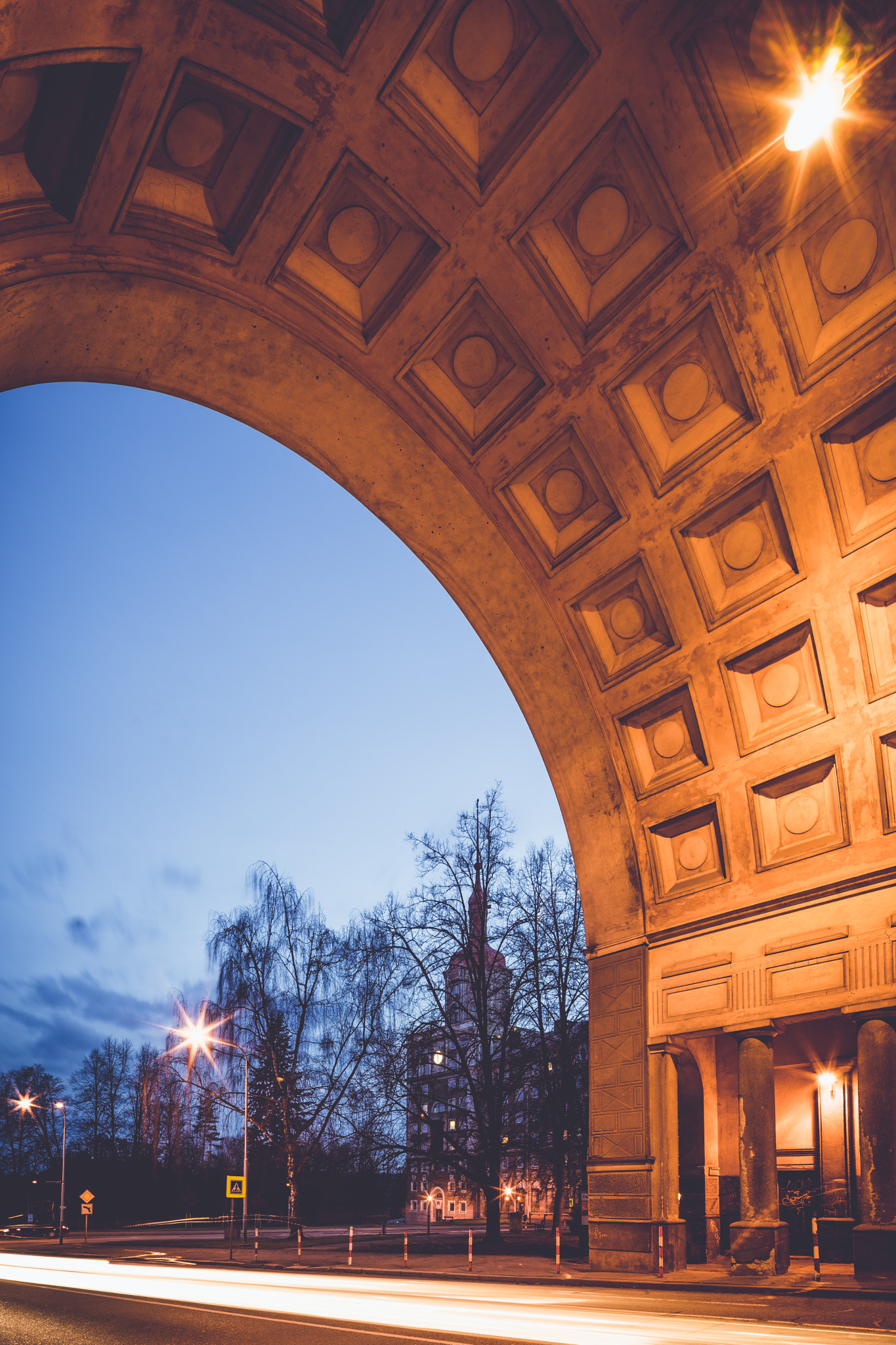 Canon TS-E 17mm F4L Tilt-Shift sample photo. Arch photography