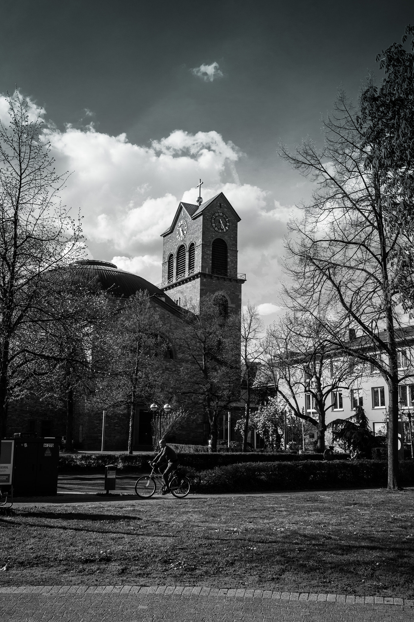 Olympus OM-D E-M10 + Olympus M.Zuiko Digital 17mm F1.8 sample photo. Catholic church of st. stephen in karlsruhe photography