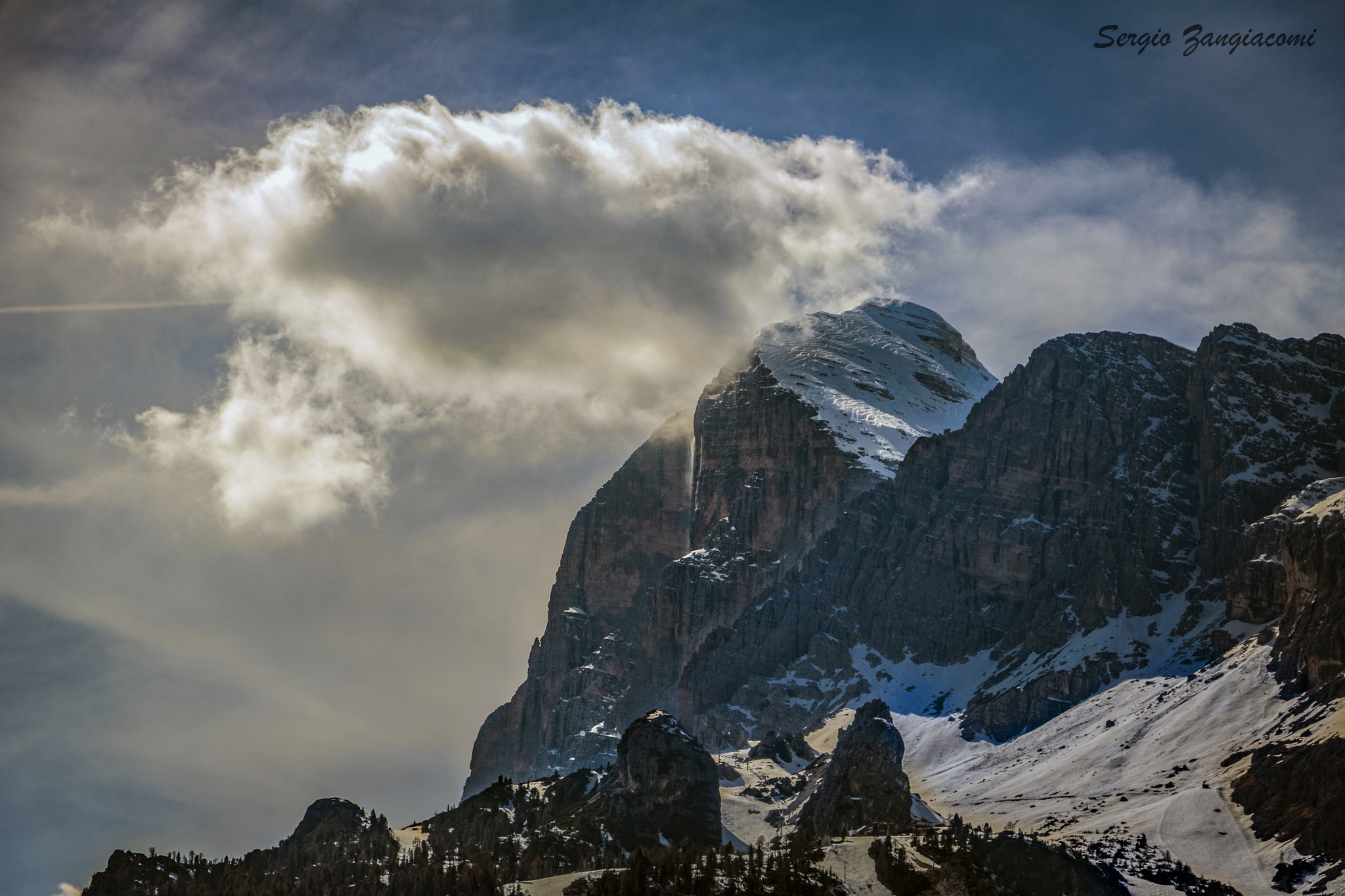 Canon EF-S 18-135mm F3.5-5.6 IS STM sample photo. Tofana de rozes waterfall photography