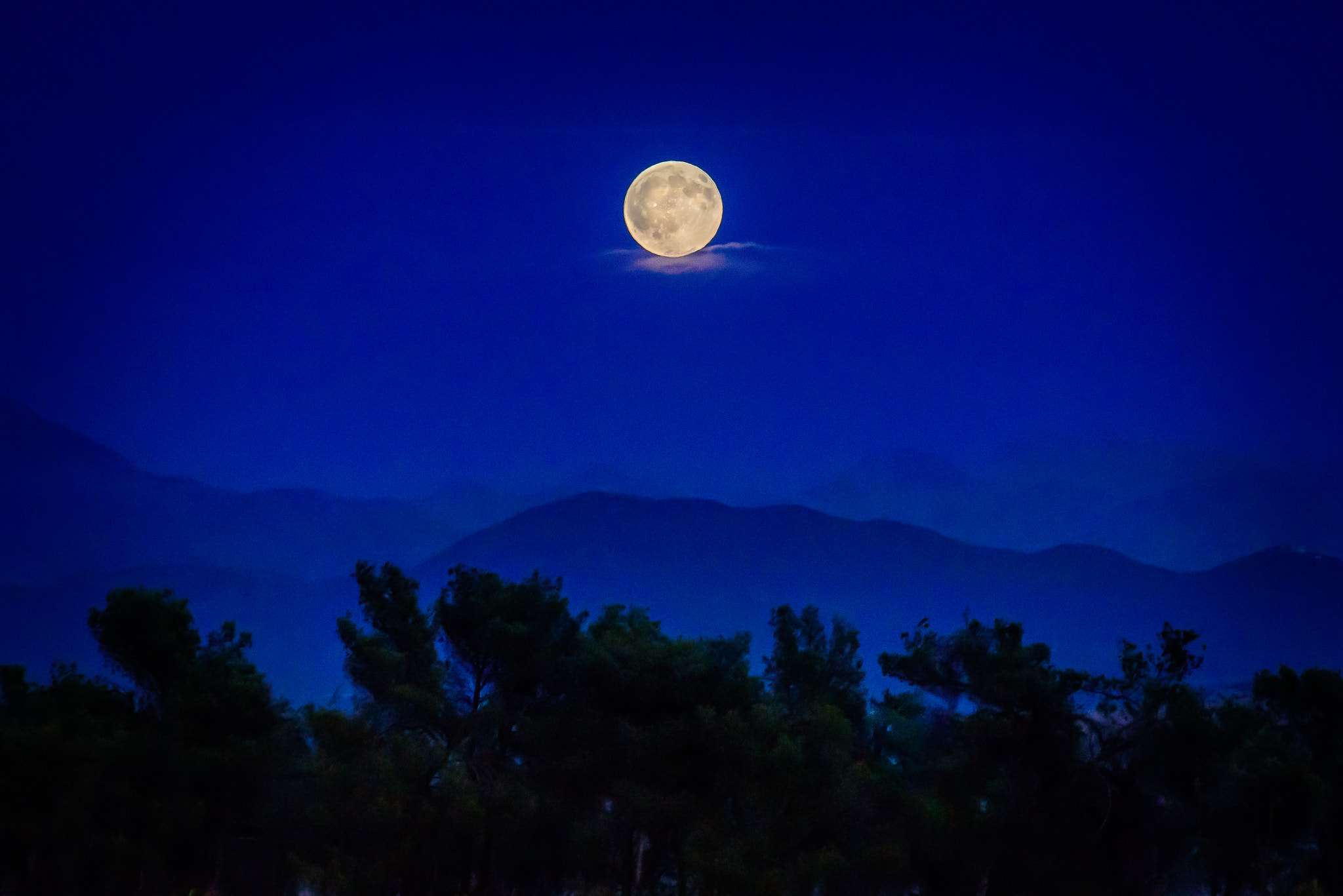 Nikon D750 + AF Nikkor 70-210mm f/4-5.6D sample photo. The moon over the mountains photography