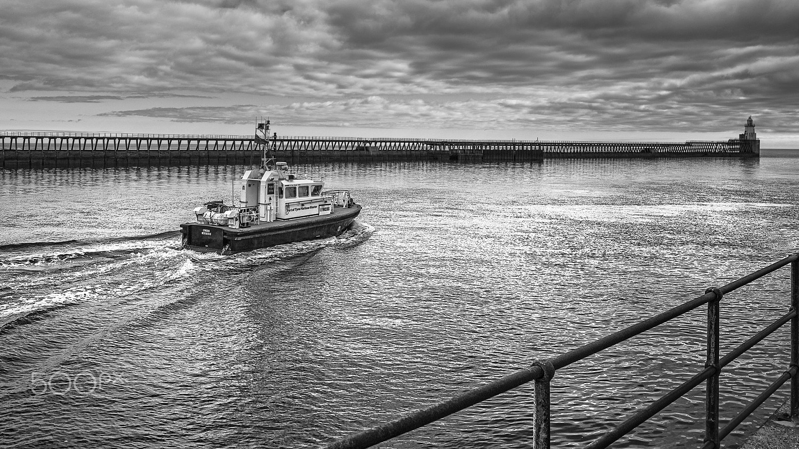 Canon TS-E 24.0mm f/3.5 L II sample photo. Heading out to sea photography
