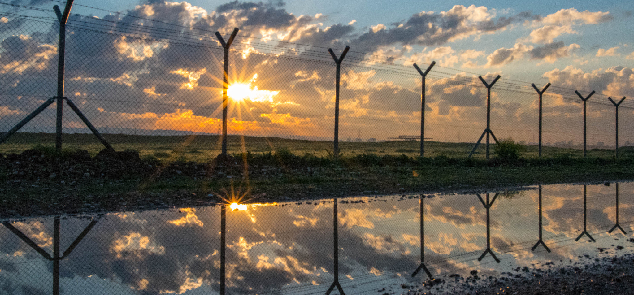 Nikon D5500 + Nikon AF-S Nikkor 20mm F1.8G ED sample photo. Locked up sunrise photography