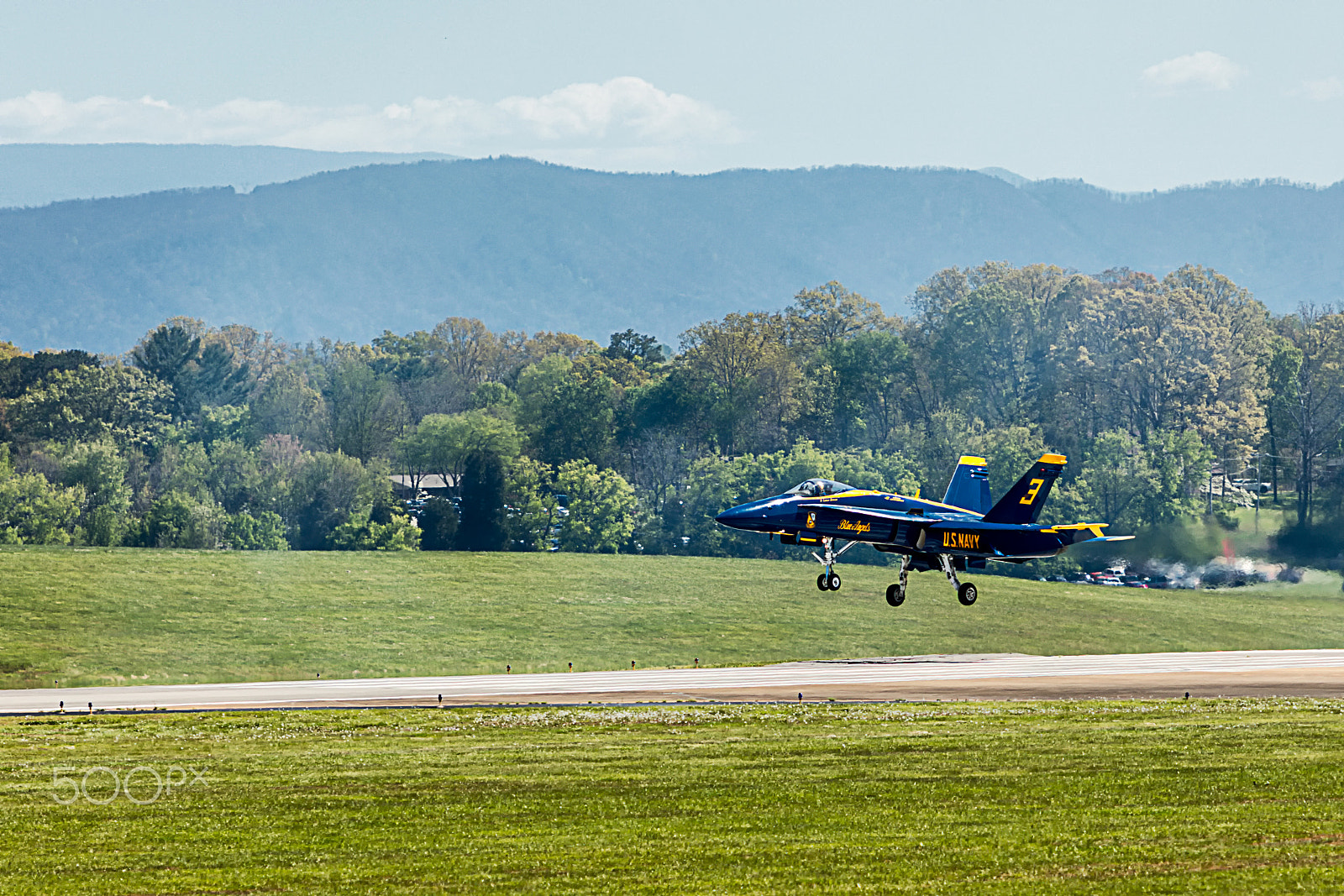 Canon EOS 5DS sample photo. Blue angle 3 landing smokey mountain air show photography
