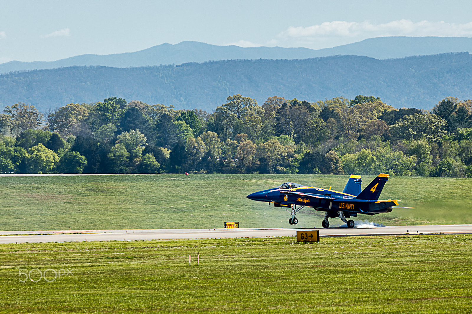 Canon EOS 5DS sample photo. Blue angle 4 landing smokey mountain air show photography