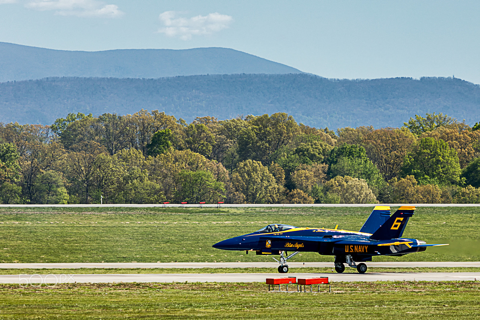 Canon EOS 5DS sample photo. Blue angle 6 landing smokey mountain air show photography