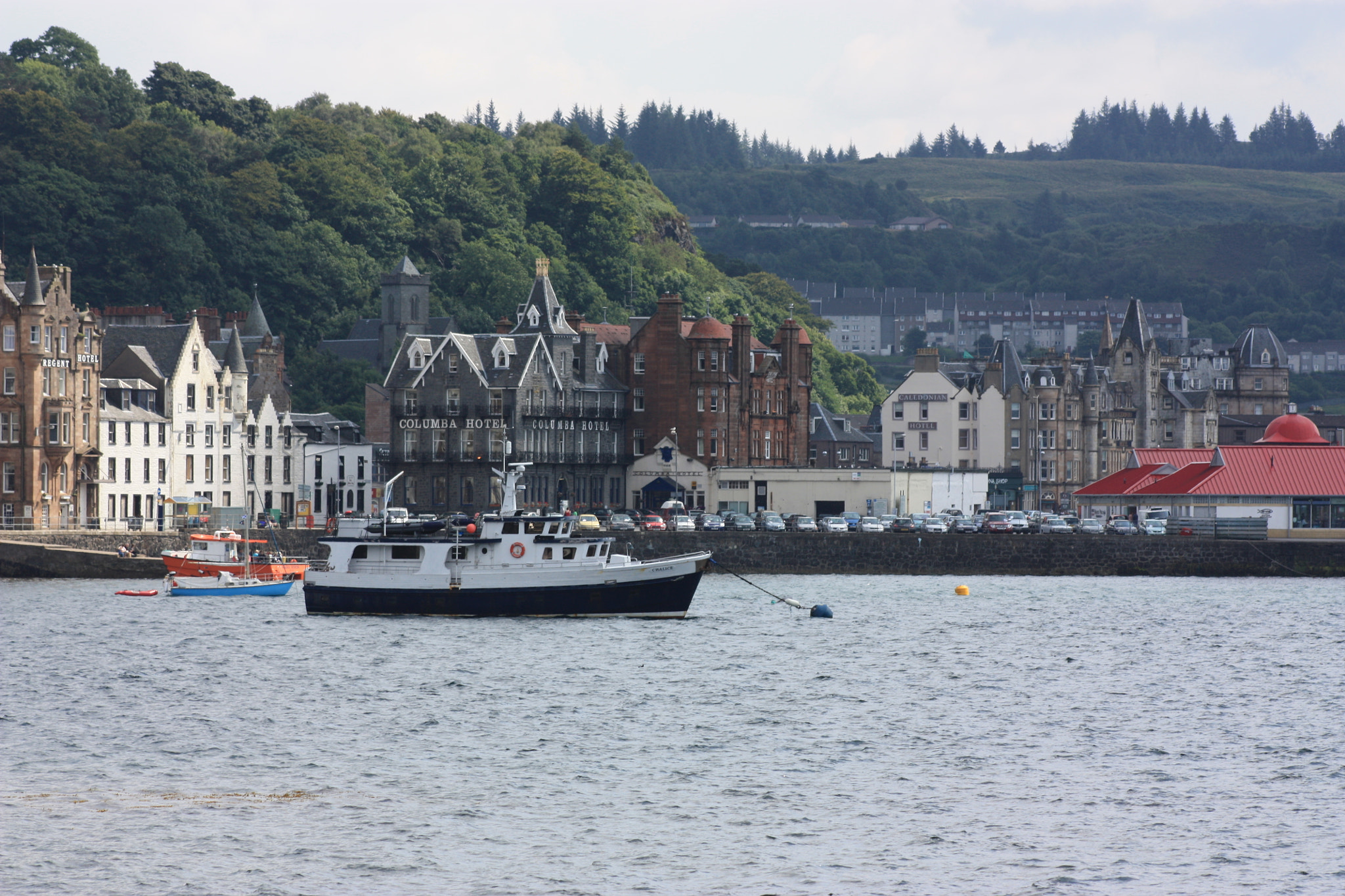 Canon EF 75-300mm f/4-5.6 USM sample photo. Beautiful city of oban (4) photography