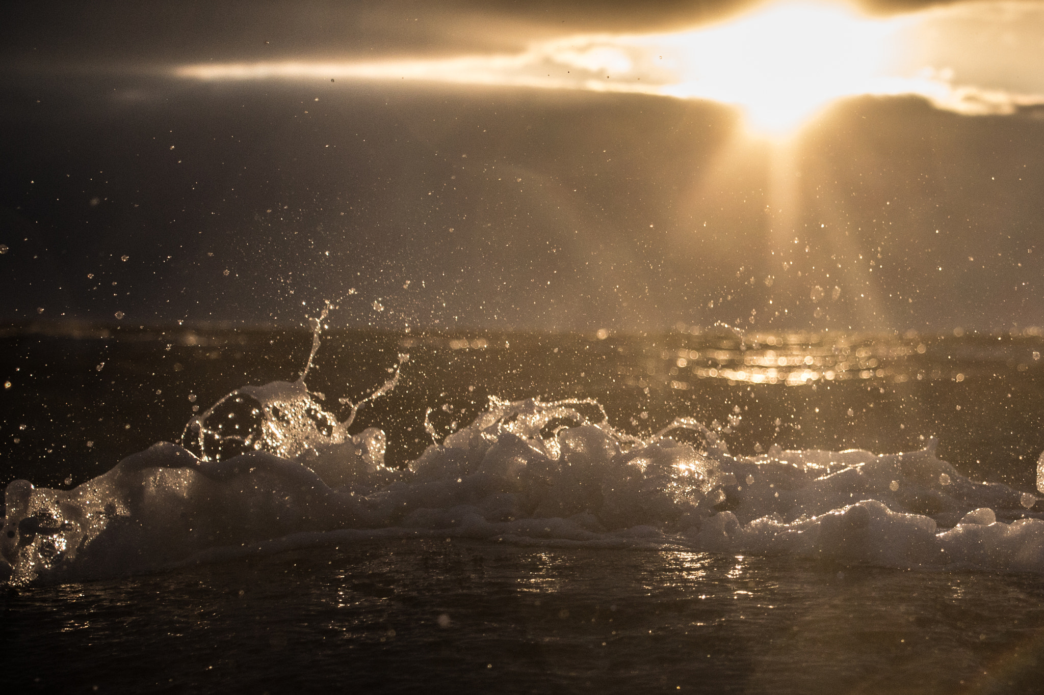 Canon EF-S 18-135mm F3.5-5.6 IS STM sample photo. Golden hour splash photography