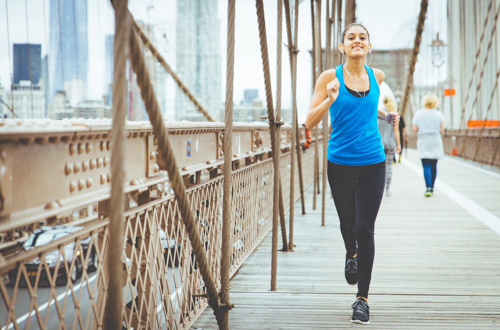 running on the Brooklyn bridge by Cristian Negroni on 500px.com