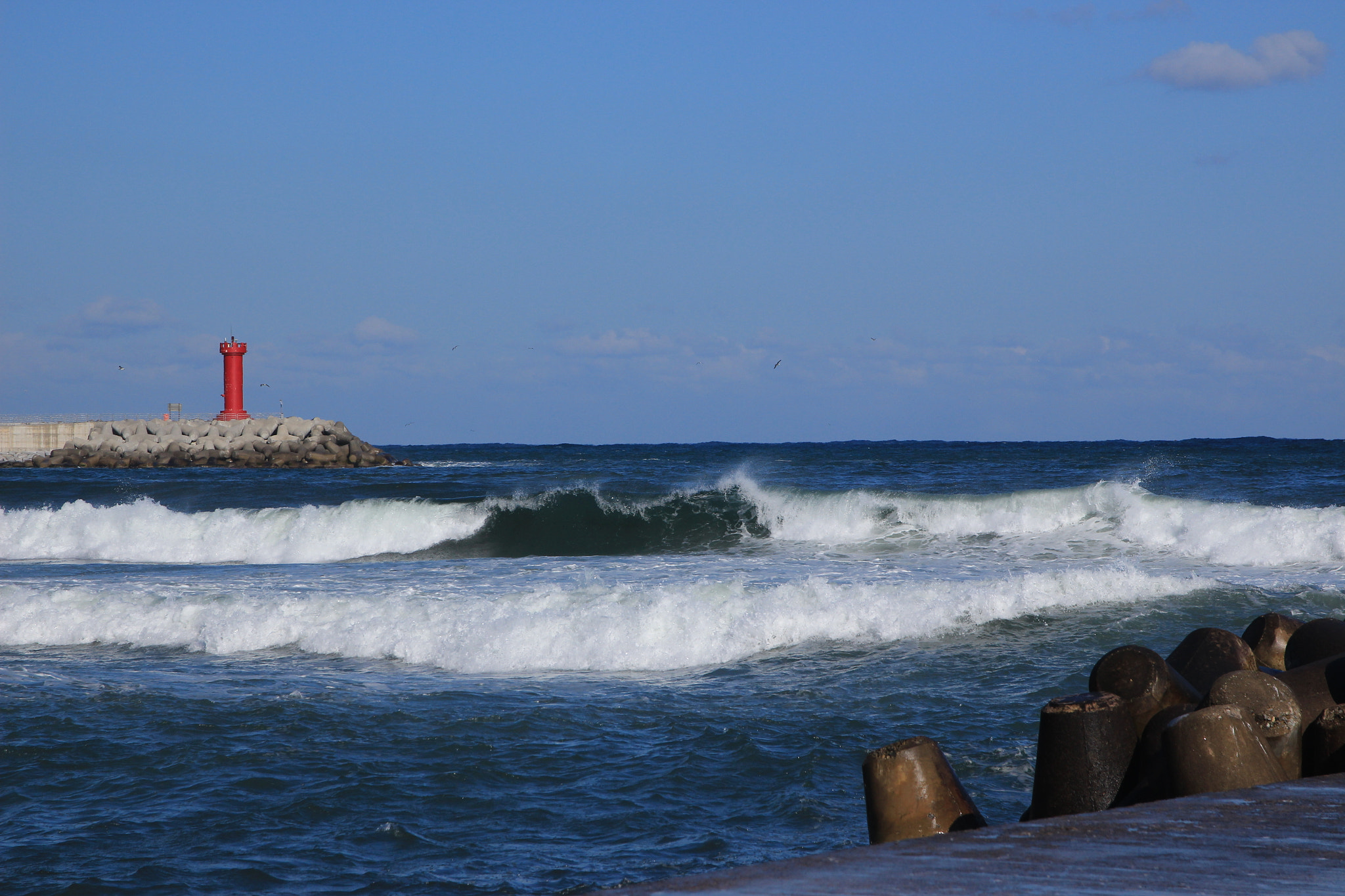 Sigma 17-70mm F2.8-4 DC Macro OS HSM sample photo. Surf photography