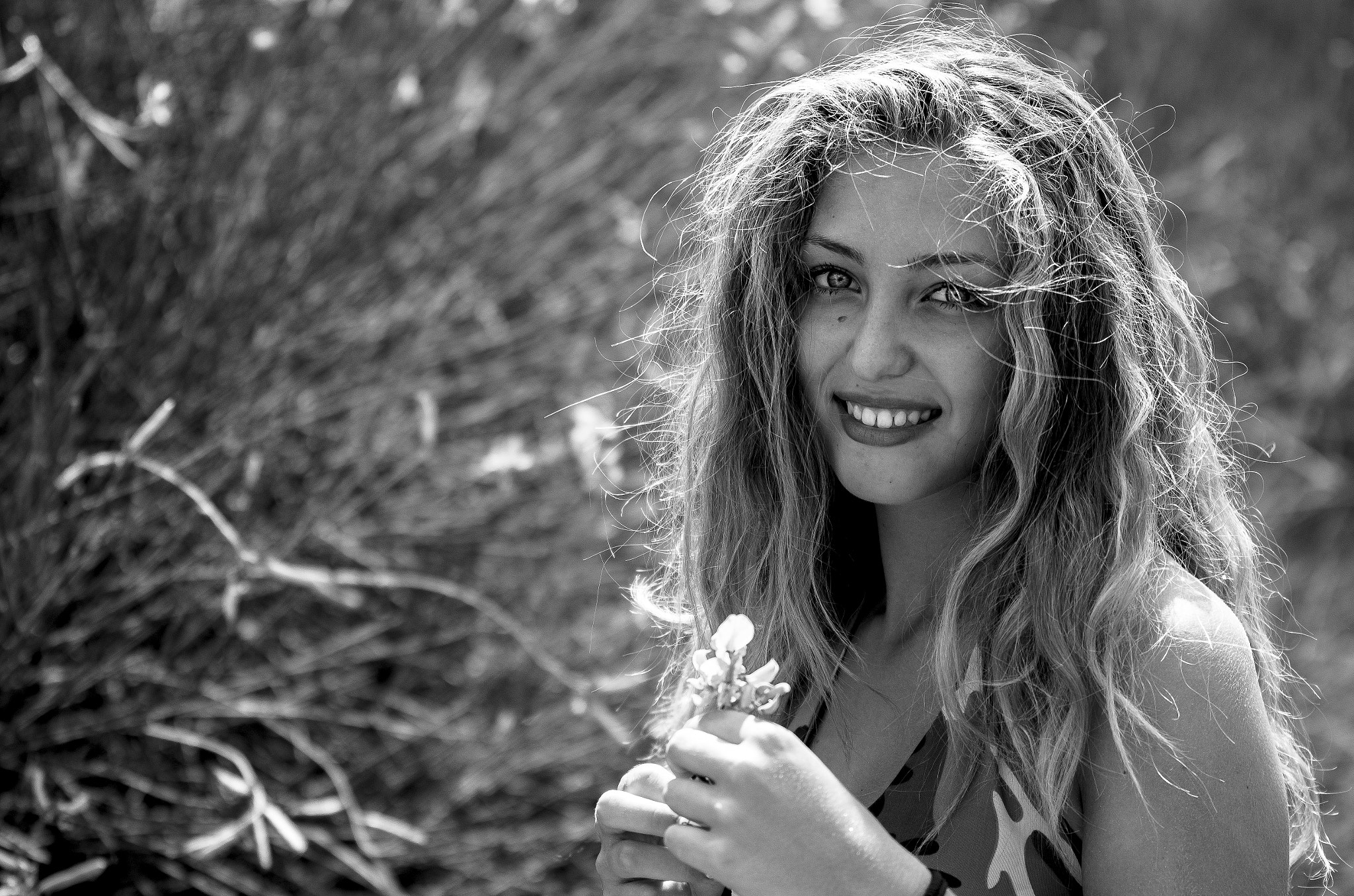 Sigma 70-200mm F2.8 EX DG OS HSM sample photo. All'ombra delle fanciulle in fiore photography