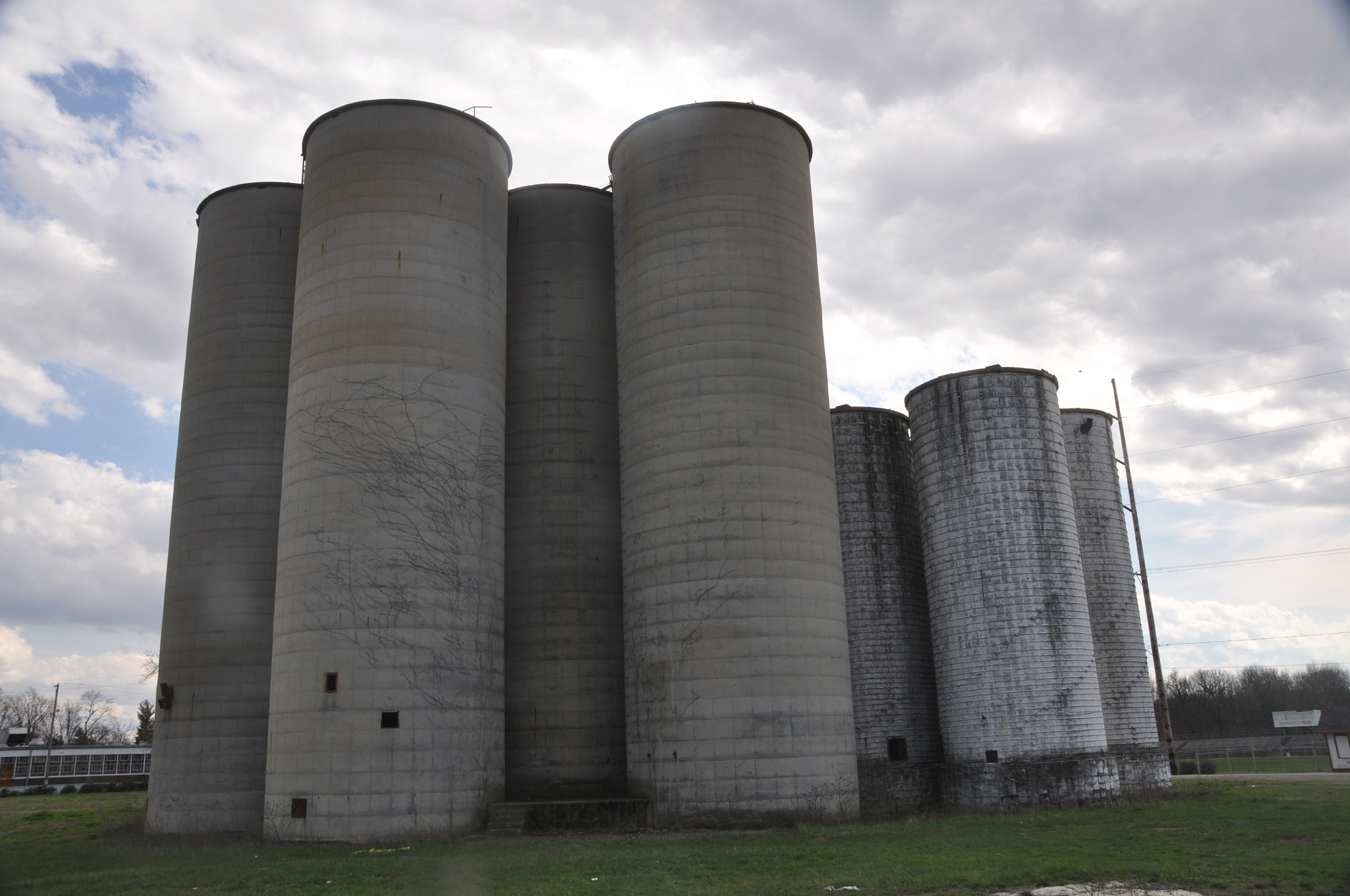 Sigma 18-250mm F3.5-6.3 DC Macro OS HSM sample photo. Grain elevators, grain silos photography