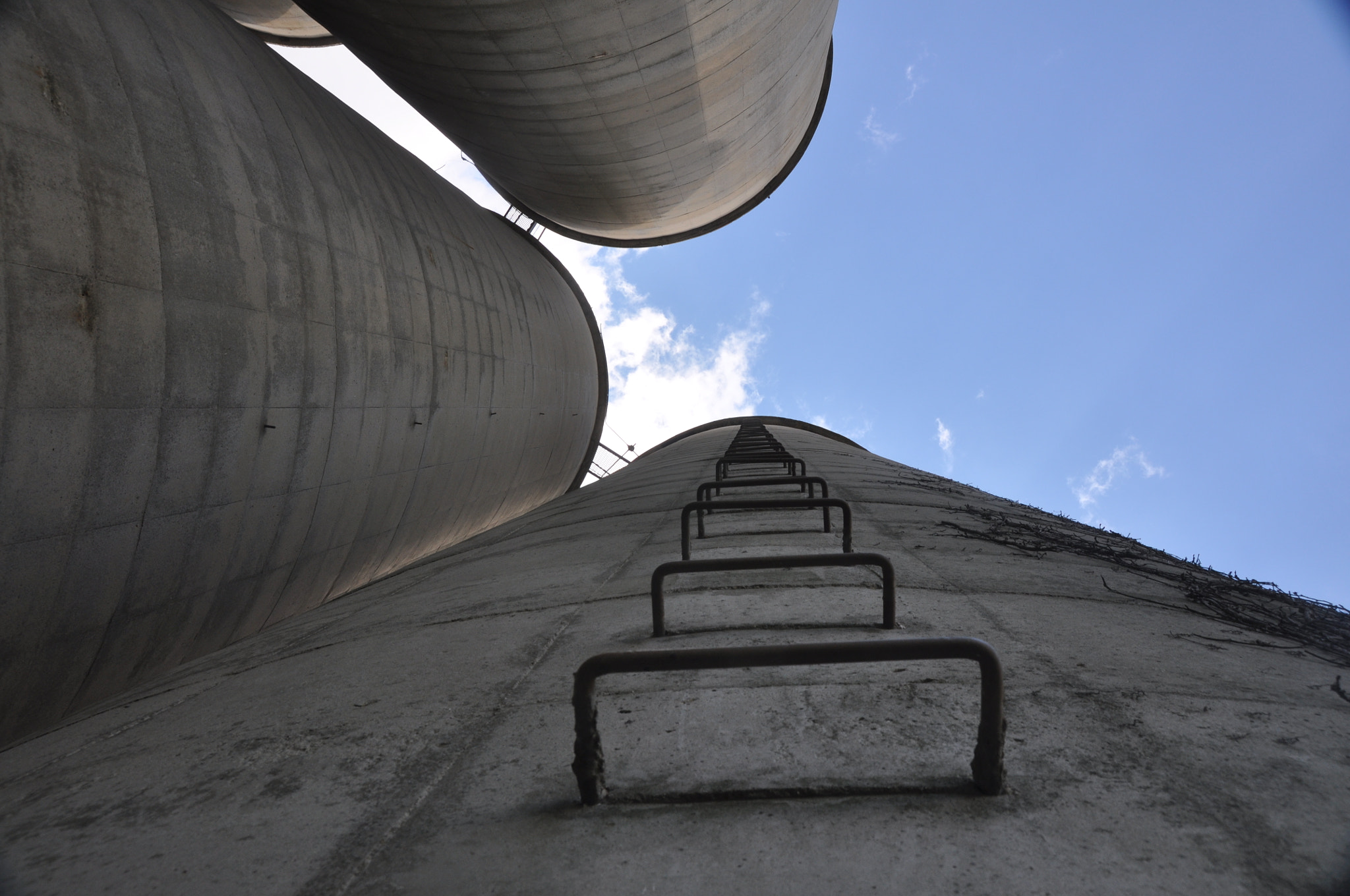 Sigma 18-250mm F3.5-6.3 DC Macro OS HSM sample photo. Grain elevators, grain silos photography