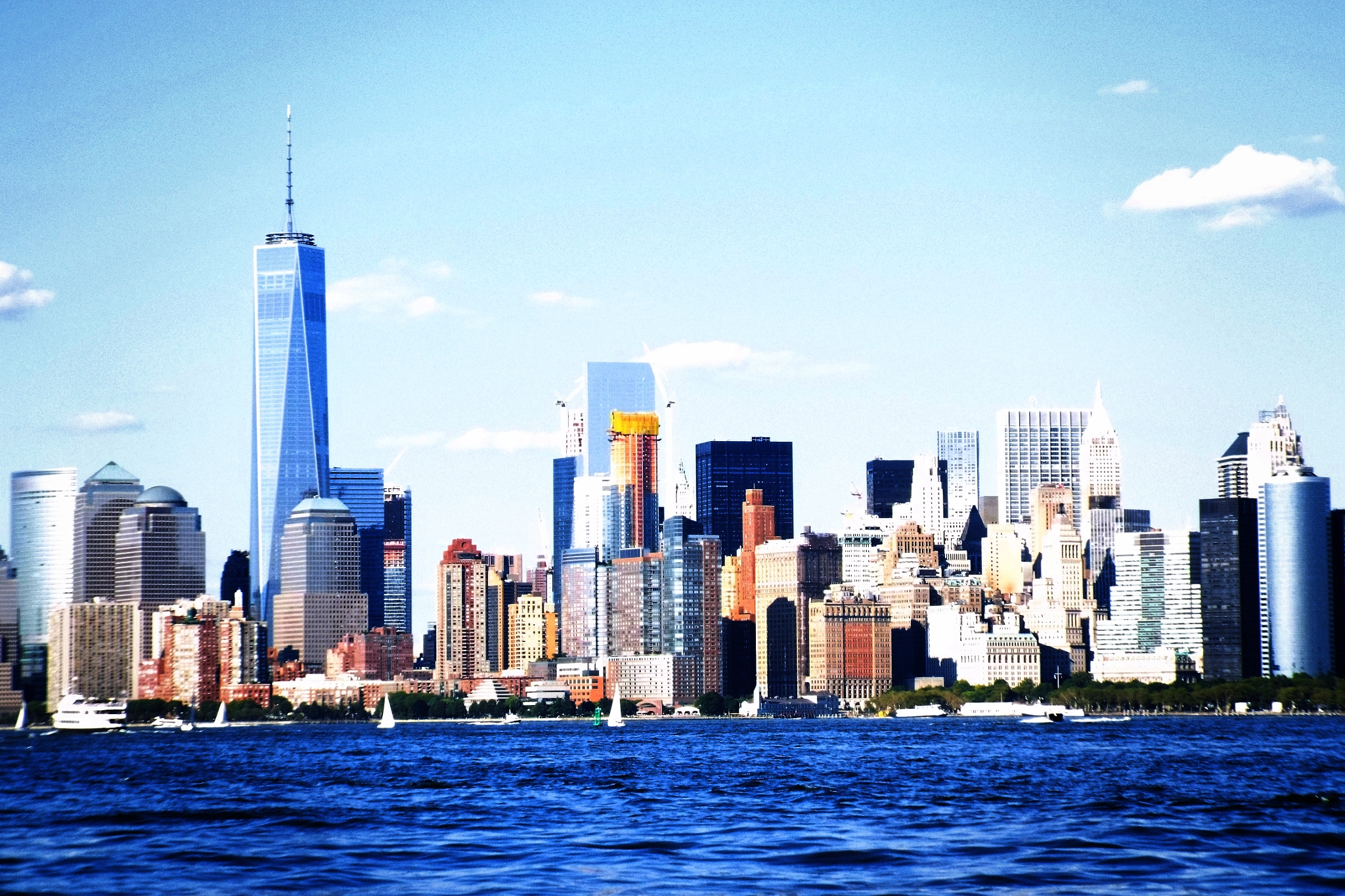 Fujifilm FinePix S9400W sample photo. Manhattan photography