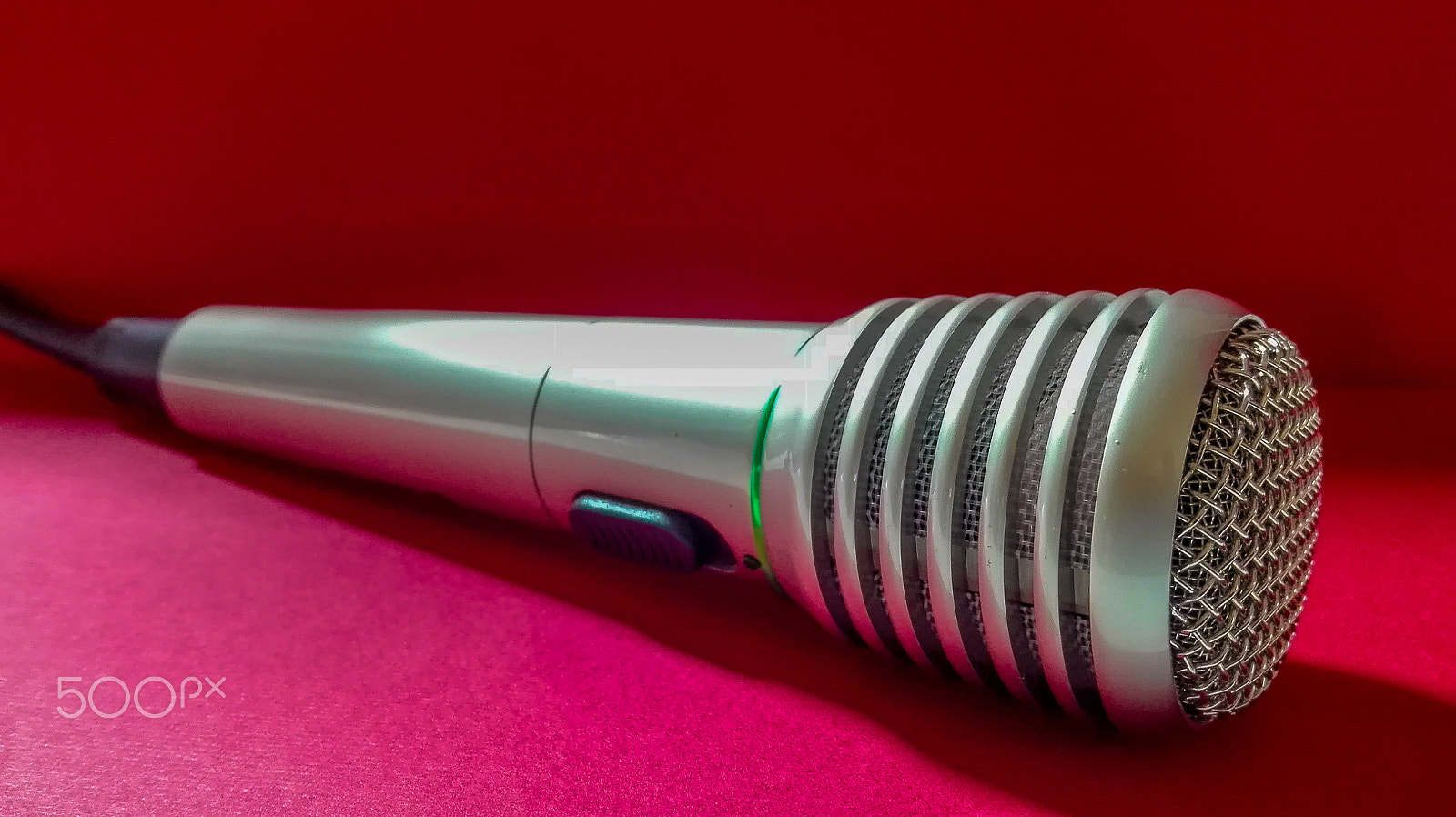 HUAWEI Che2-L11 sample photo. Microphone  on the red carpet. photography