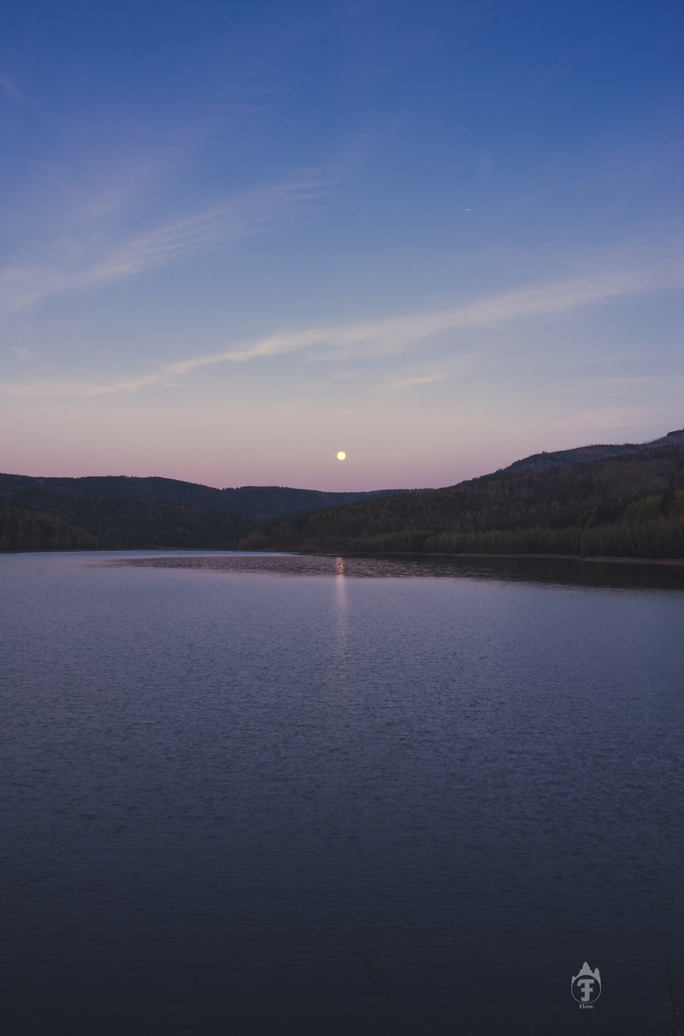 Canon EF-S 18-135mm F3.5-5.6 IS STM sample photo. Moonrise at sunset. photography