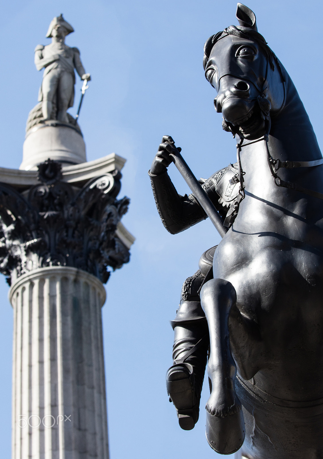 Canon EF 100-400mm F4.5-5.6L IS II USM sample photo. King charles first statue % nelsons column london photography