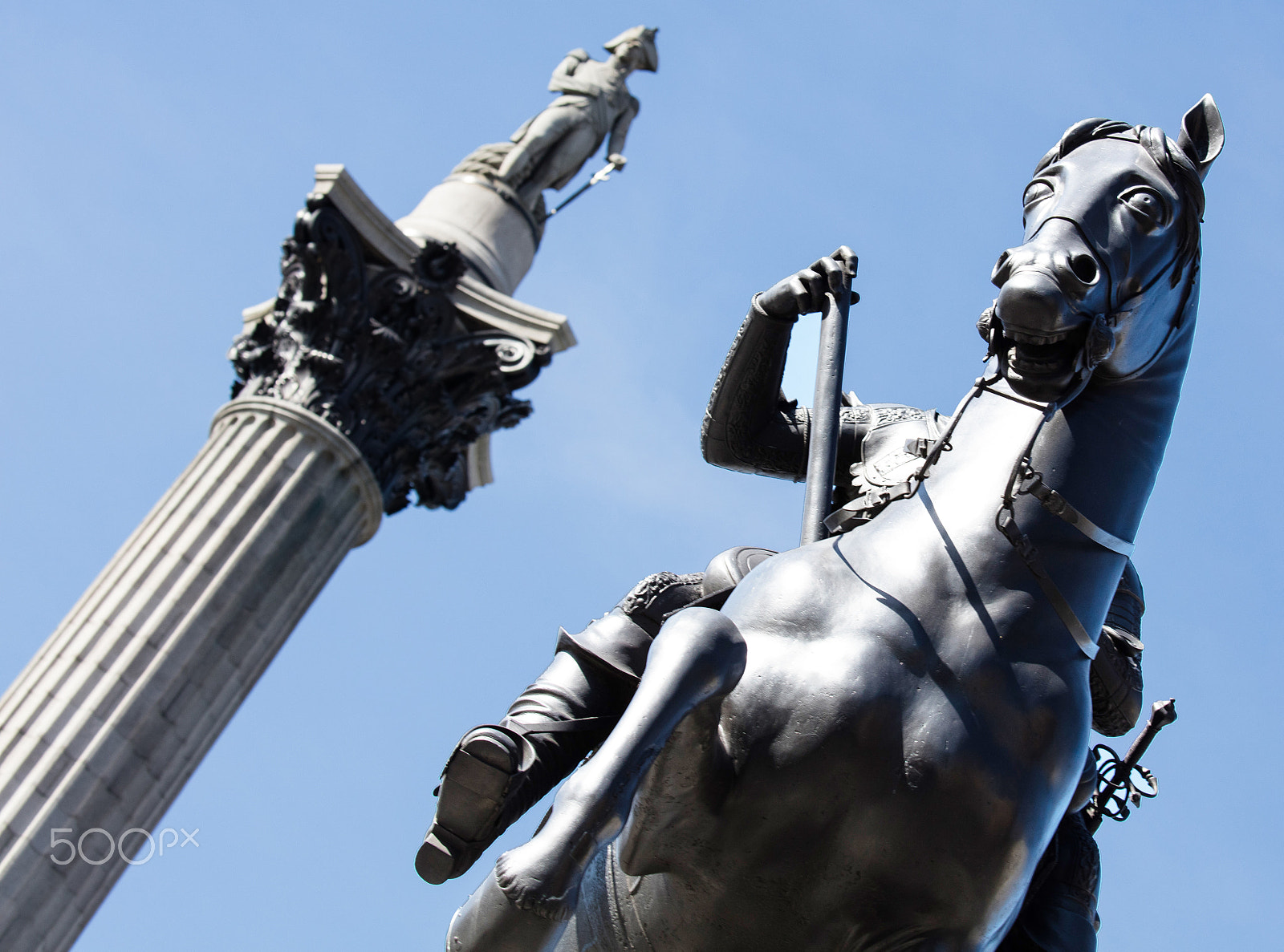 Canon EF 100-400mm F4.5-5.6L IS II USM sample photo. King charles first statue % nelsons column london photography