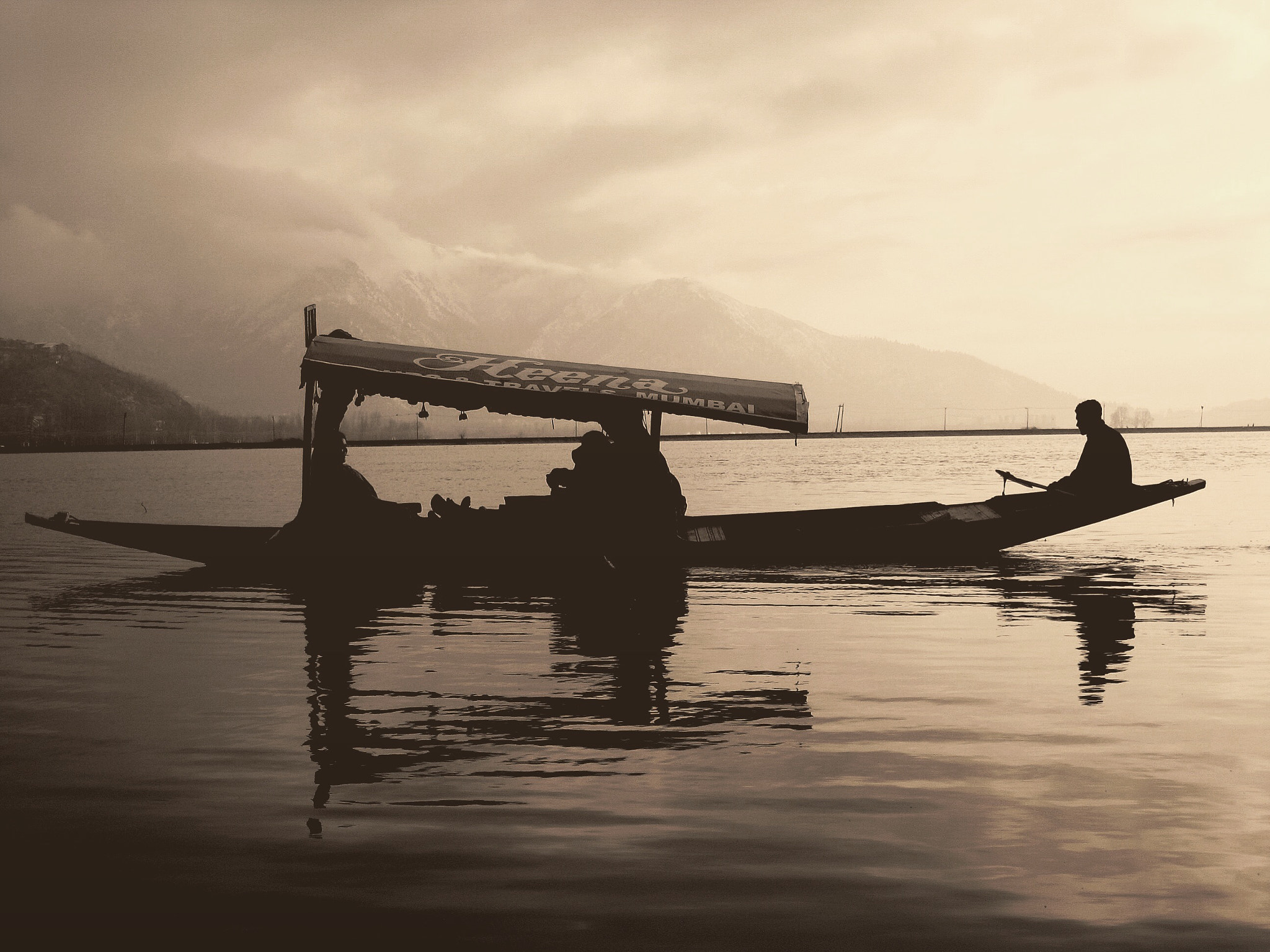 Canon POWERSHOT SD800 IS sample photo. Boating at dal lake photography