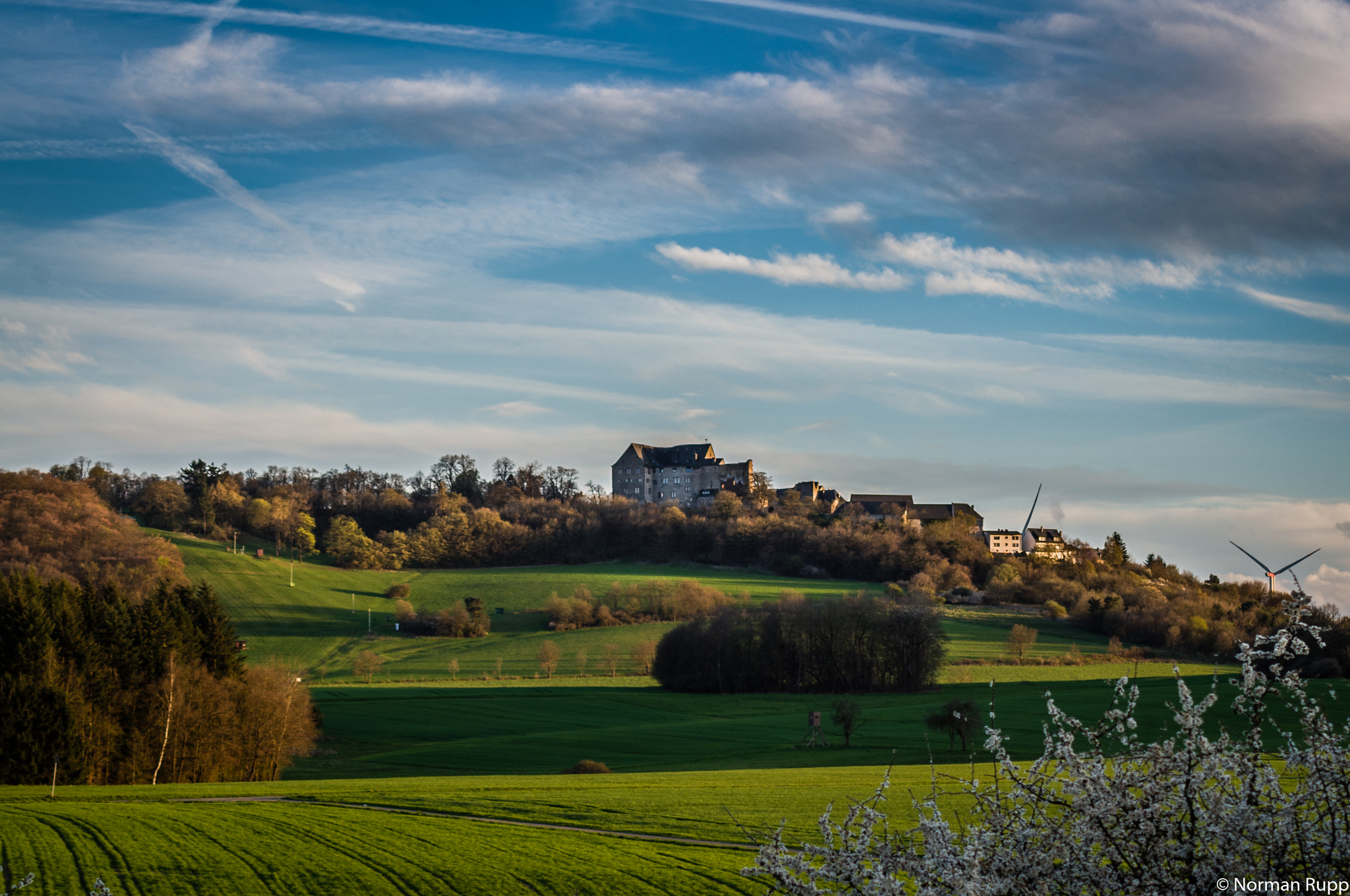 Tamron AF 70-300mm F4-5.6 Di LD Macro sample photo. Burg hohensolms photography