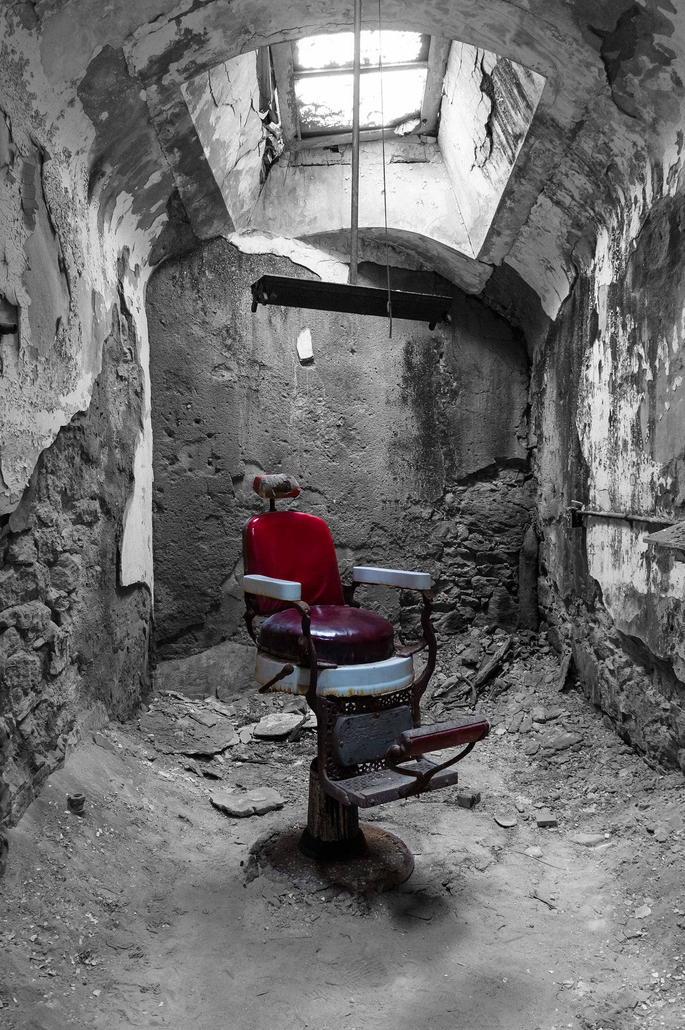Sony SLT-A37 + Sony DT 16-50mm F2.8 SSM sample photo. Barber chair photography