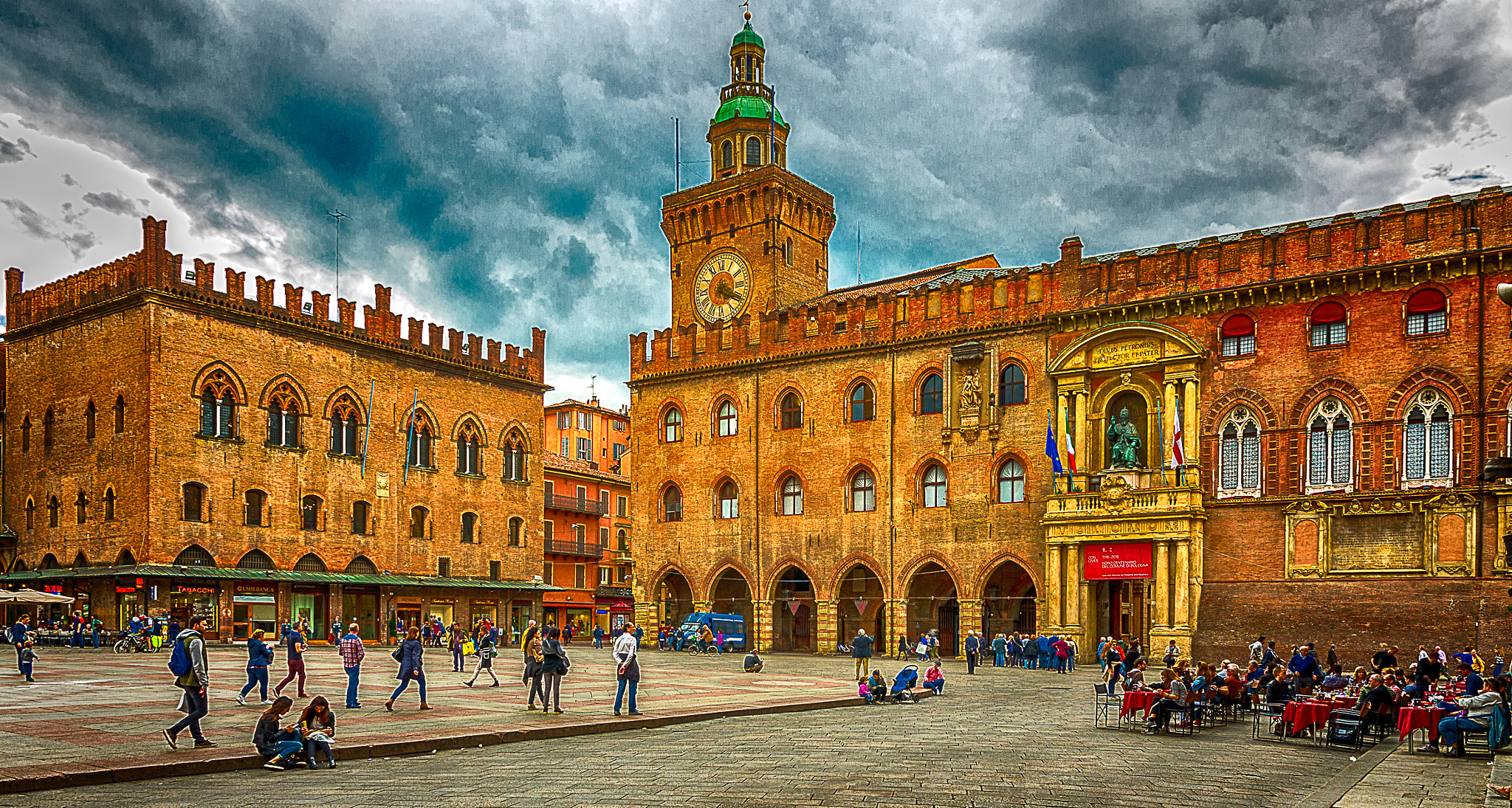 Pentax K-5 IIs sample photo. Painting of bologna - piazza maggiore photography