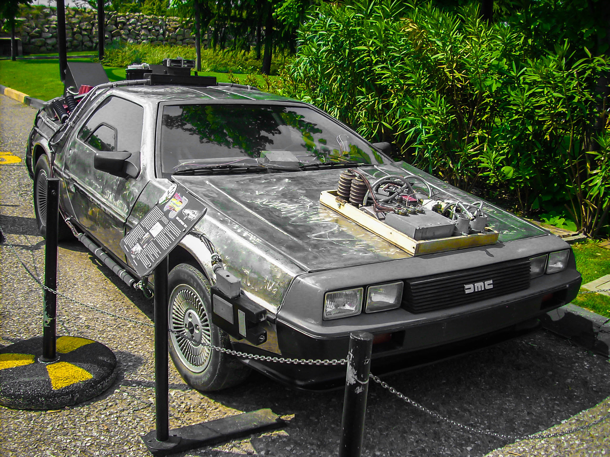 Nikon COOLPIX L10 sample photo. Back to future photography